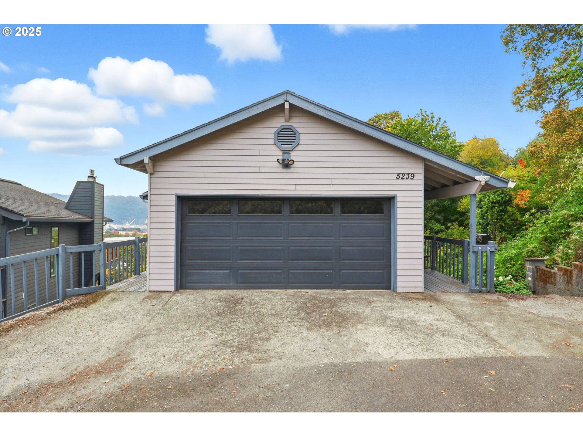5239 N EMERSON DR, Portland