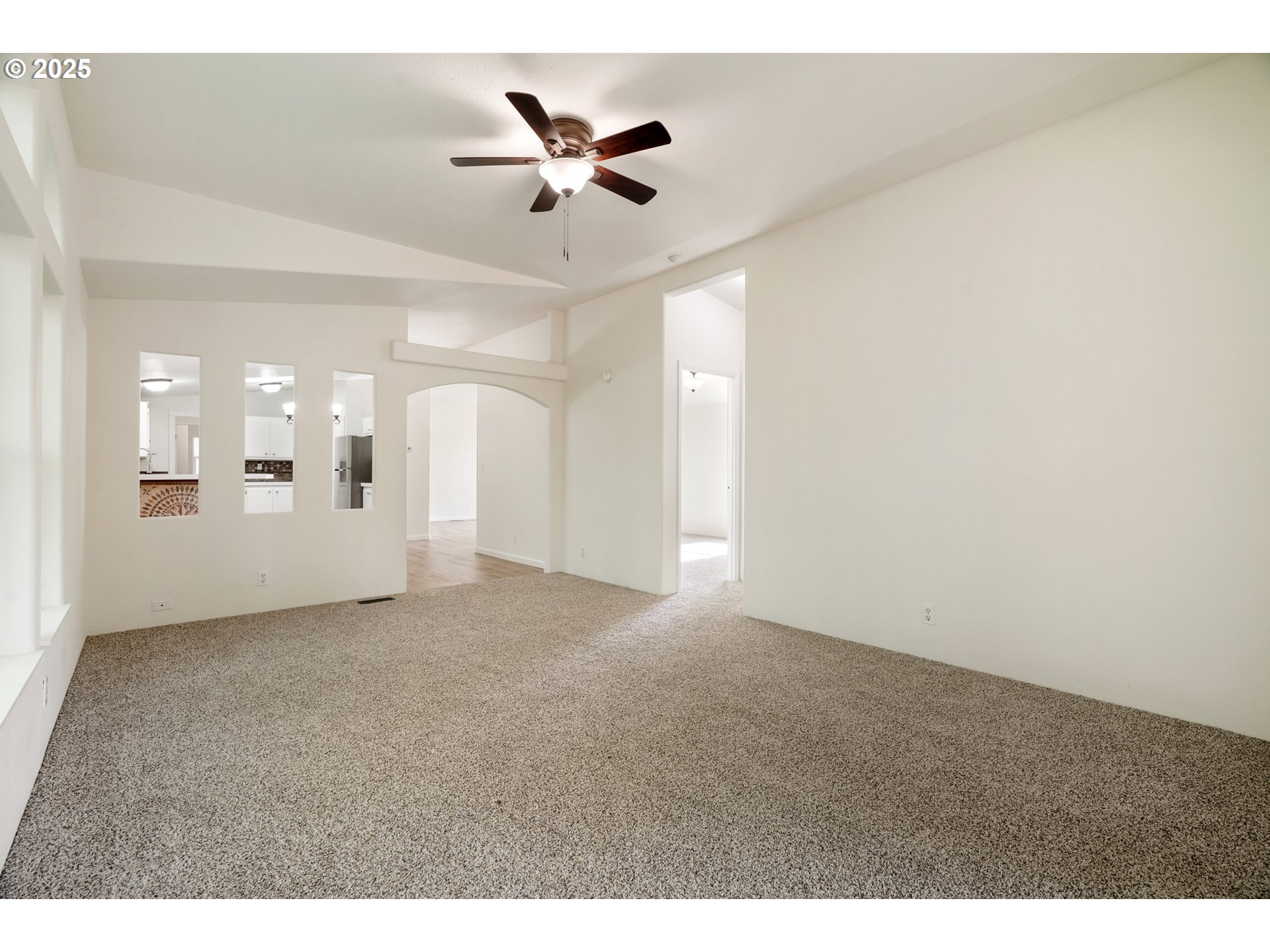935 S MAIN ST