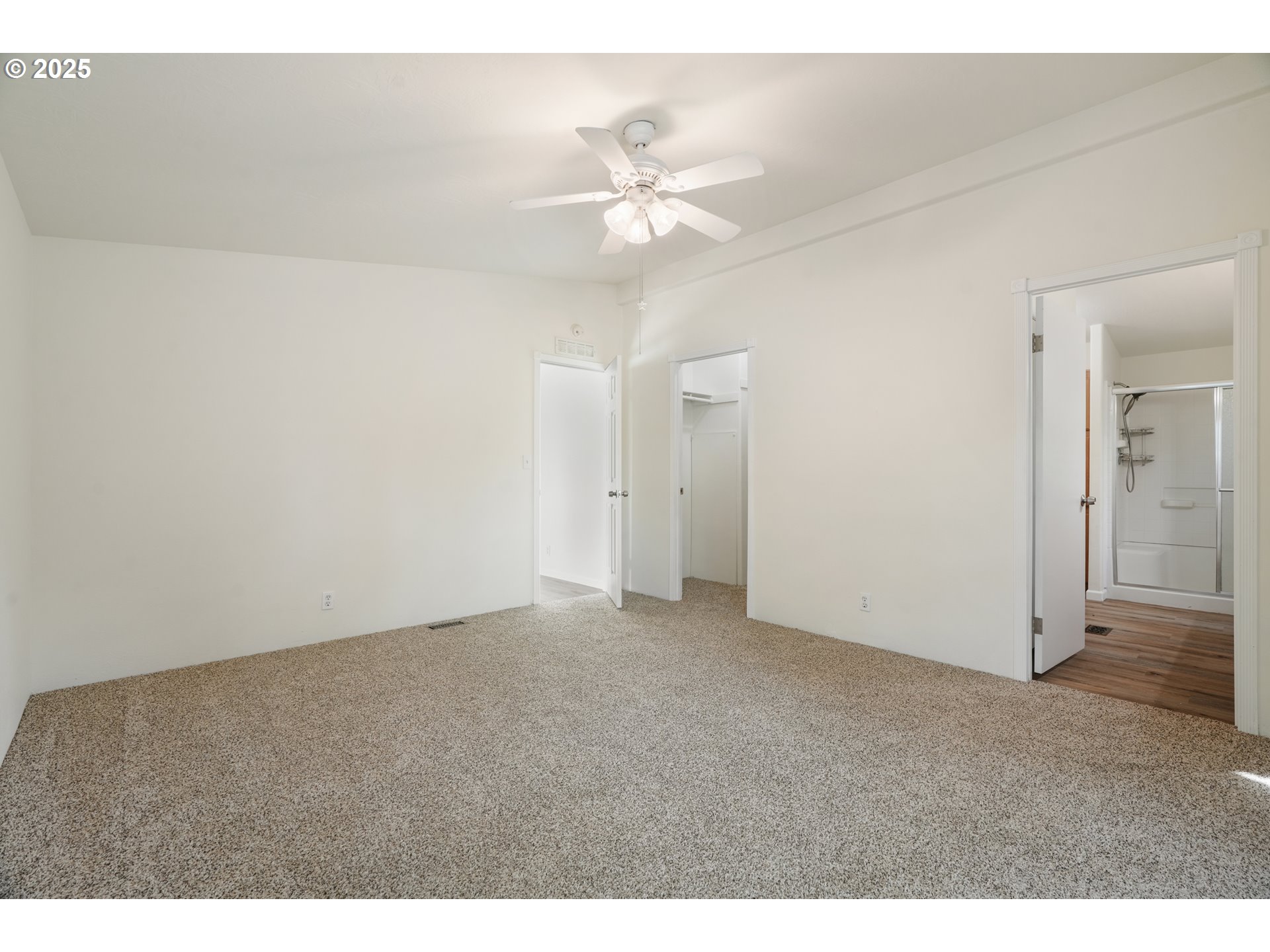 935 S MAIN ST