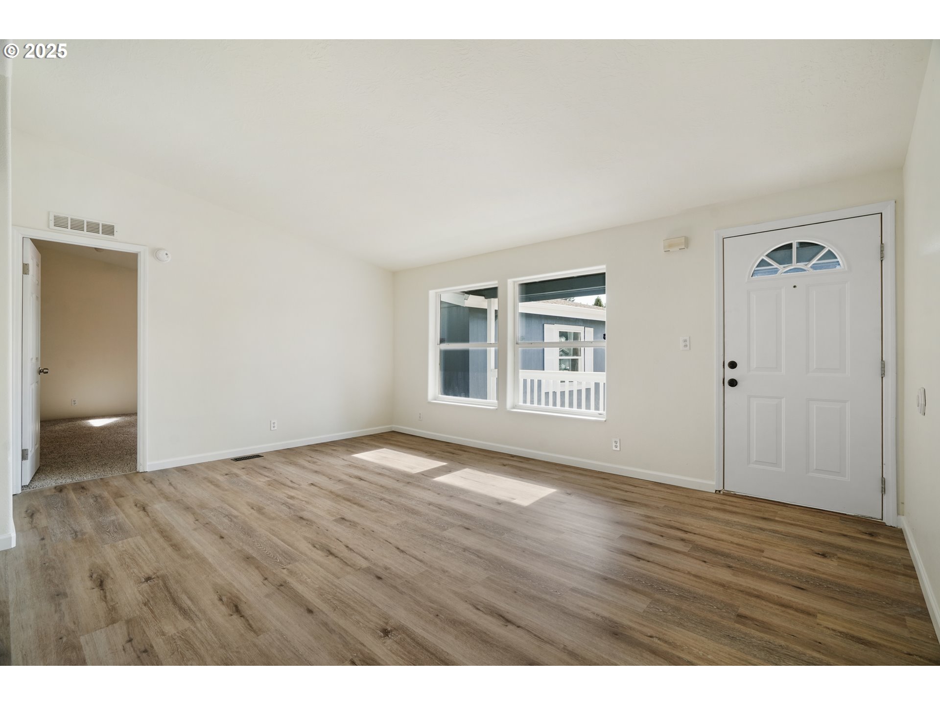 935 S MAIN ST