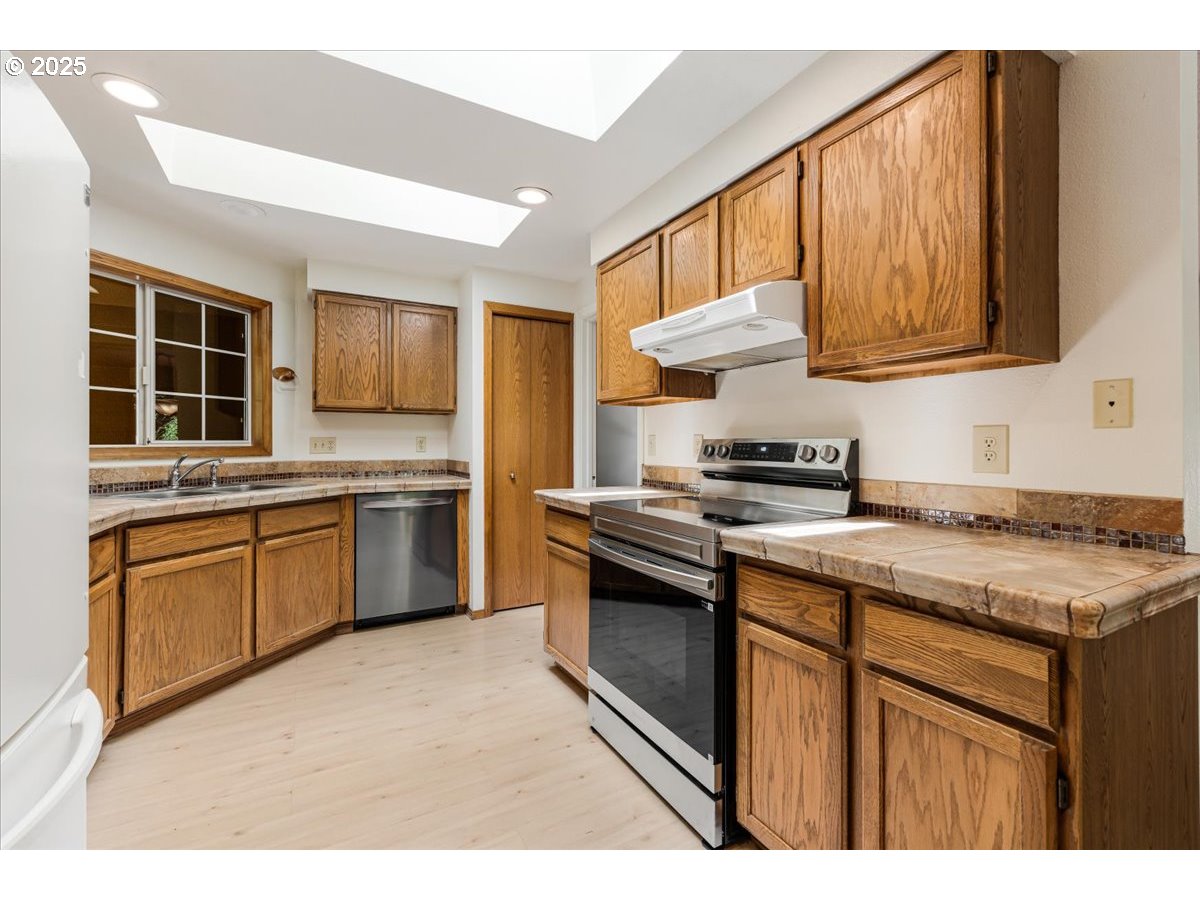1605 NW 175TH PL