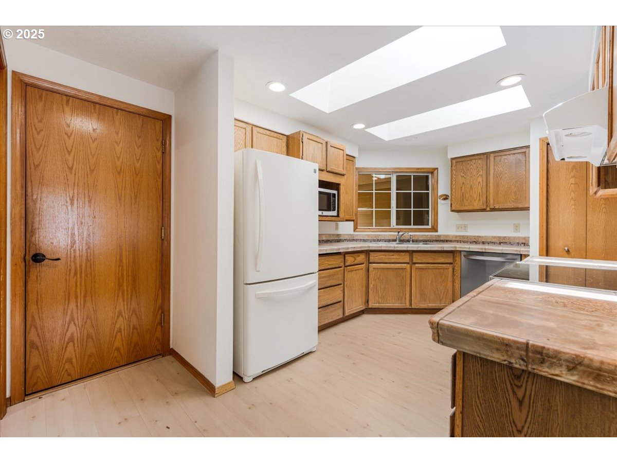1605 NW 175TH PL