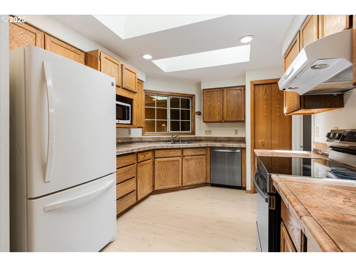 1605 NW 175TH PL