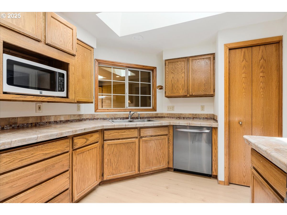 1605 NW 175TH PL