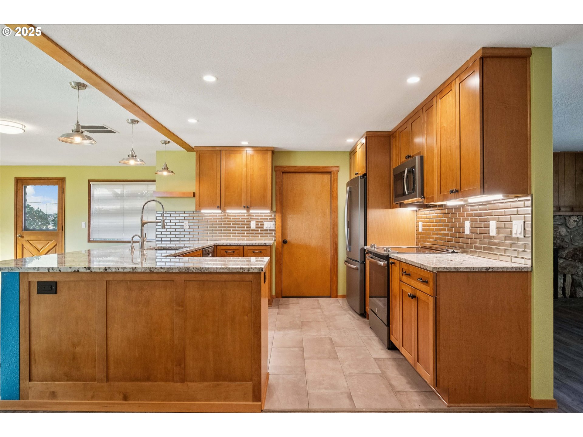 61004 GENSMAN RD, St. Helens