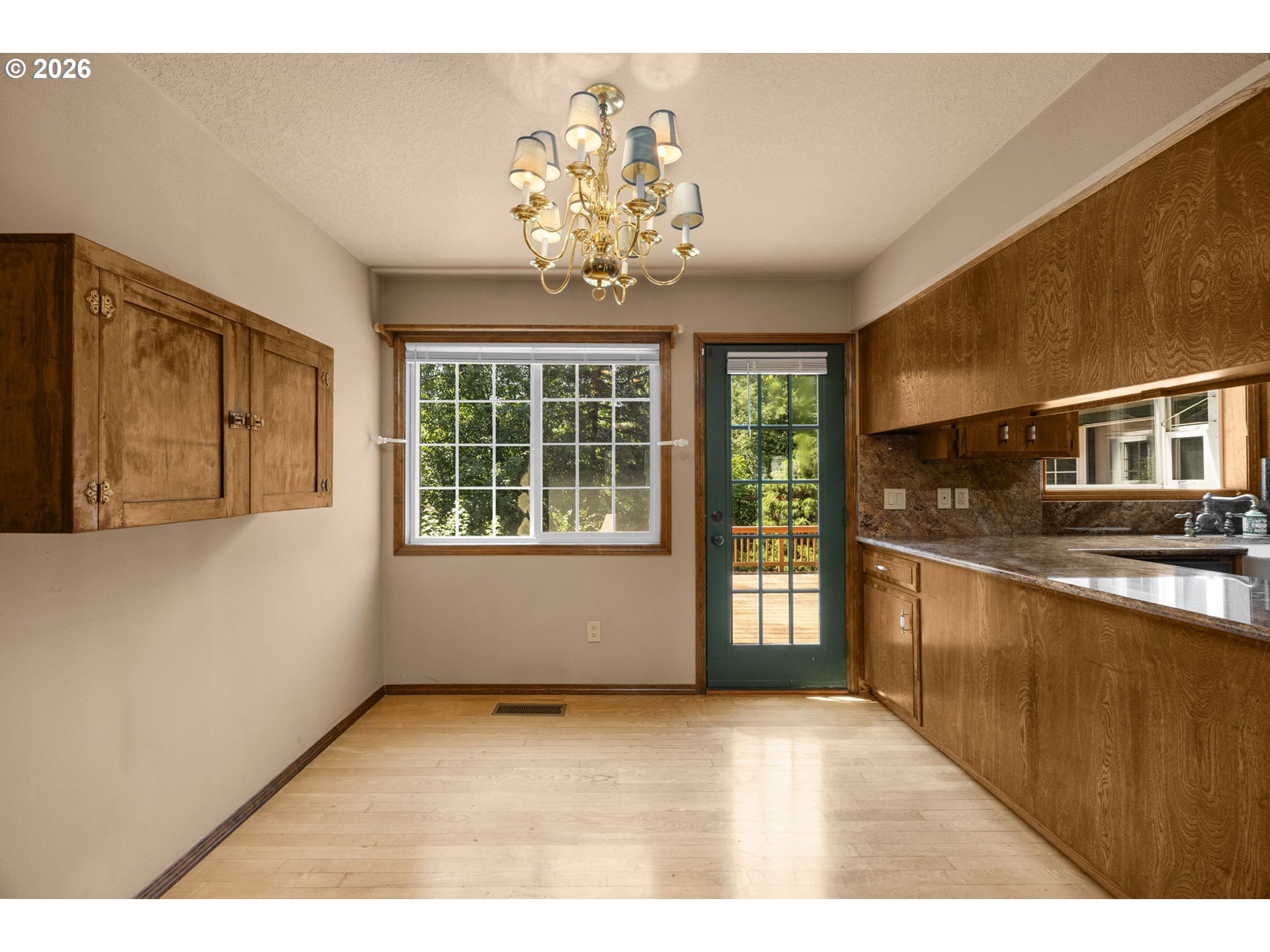343 NE HILLWOOD DR