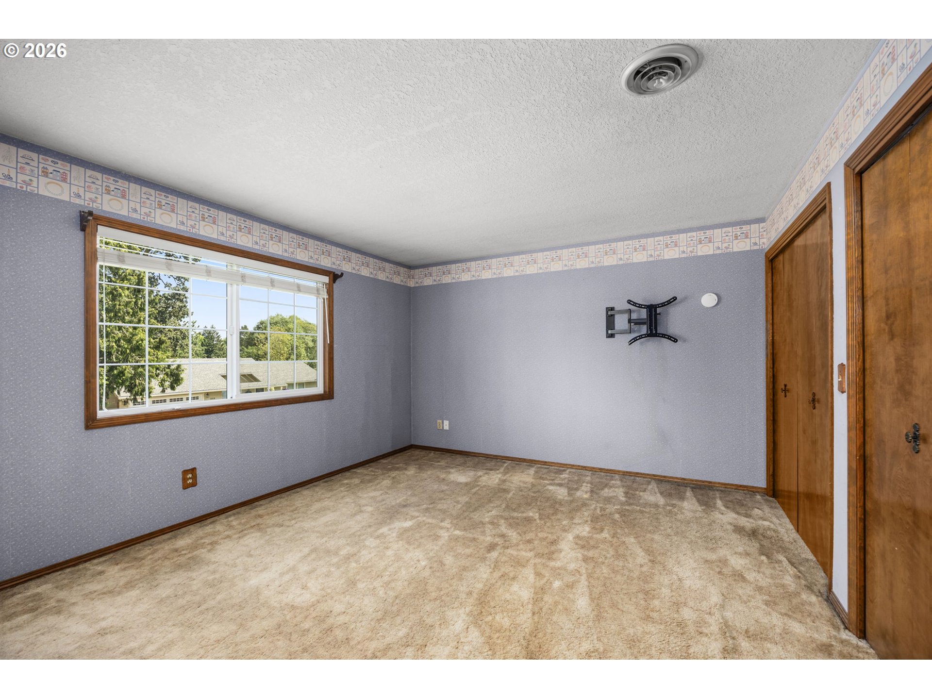 343 NE HILLWOOD DR
