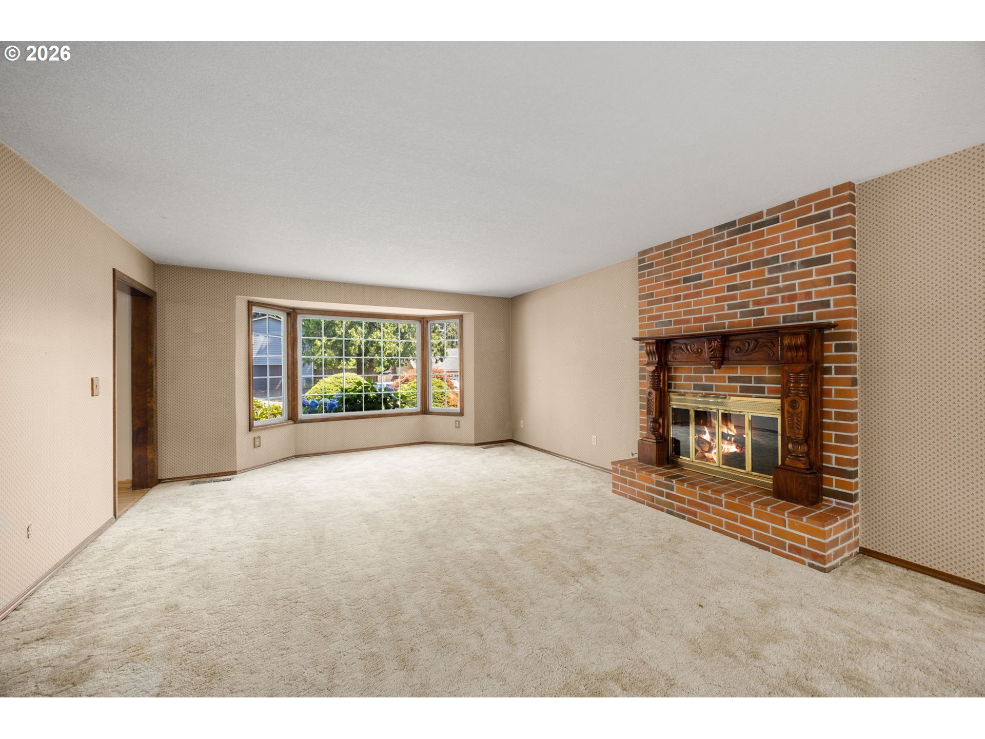 343 NE HILLWOOD DR