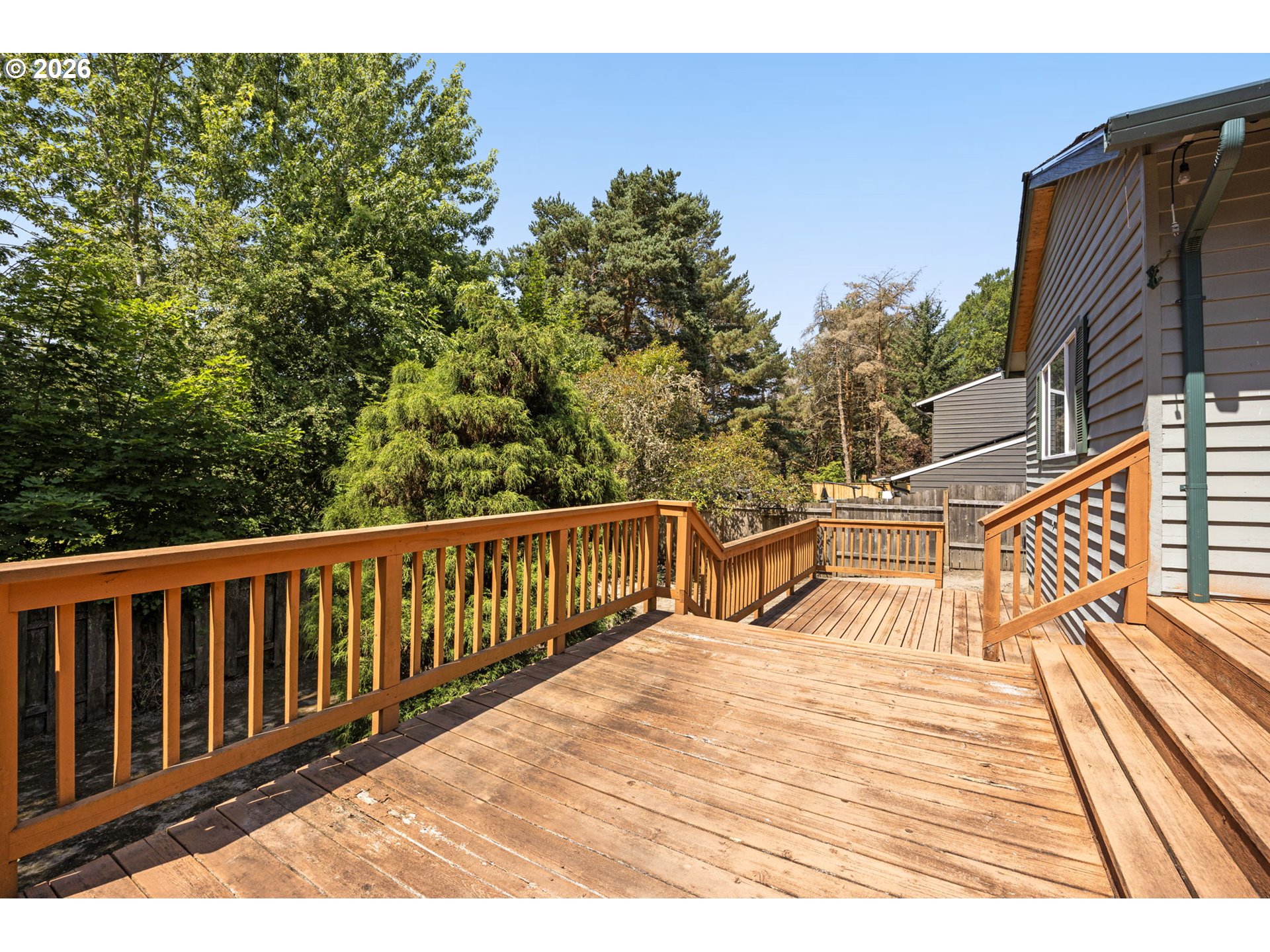 343 NE HILLWOOD DR