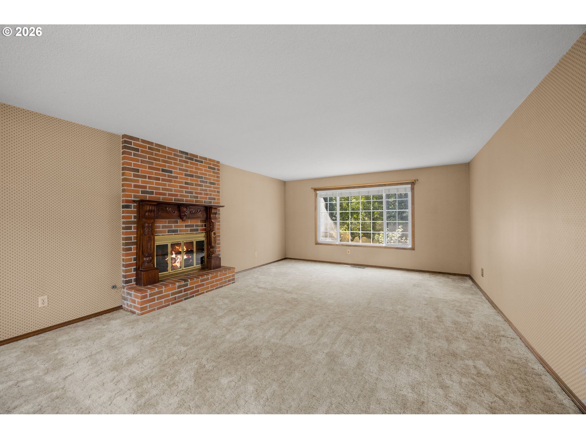 343 NE HILLWOOD DR