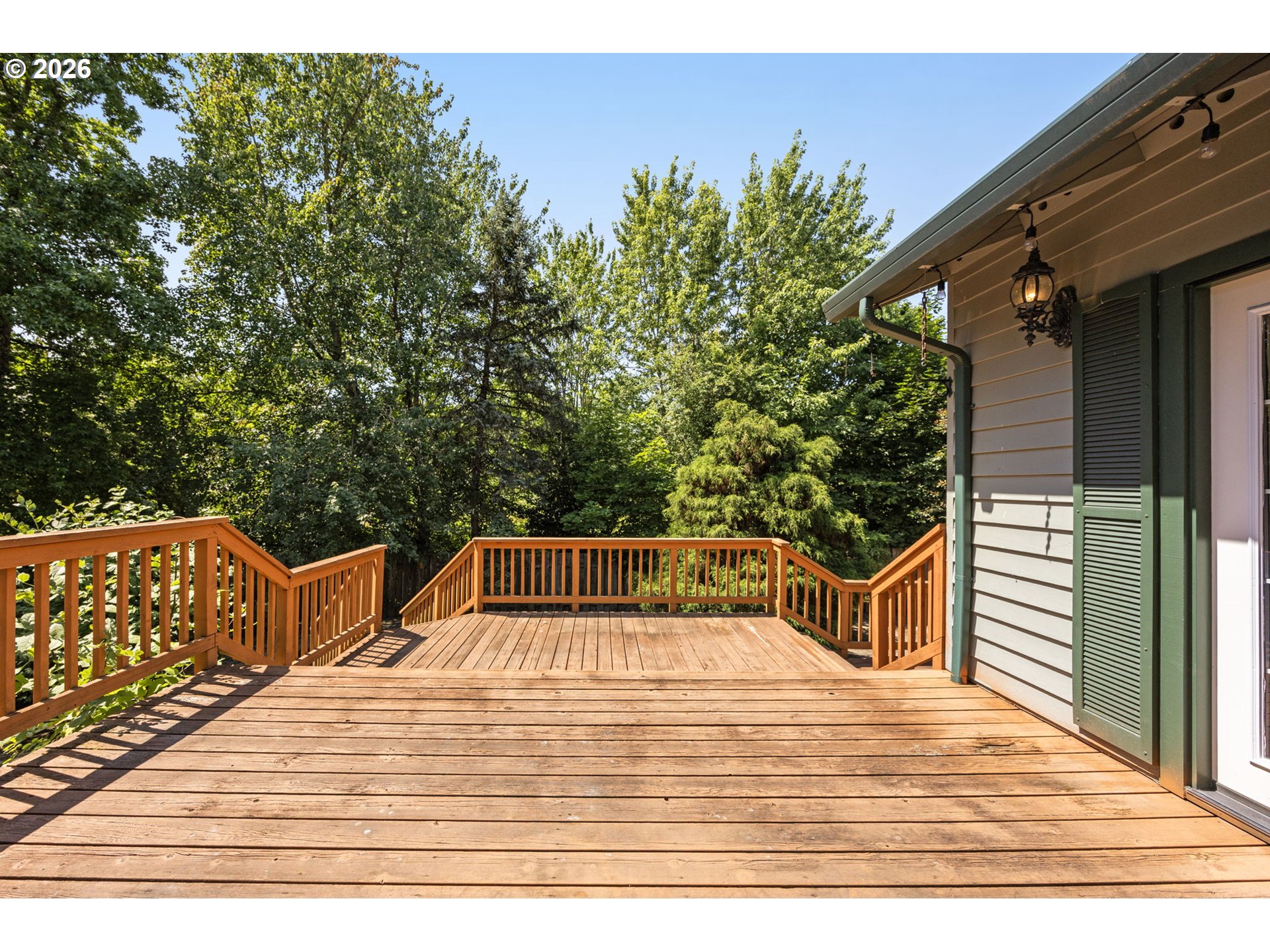 343 NE HILLWOOD DR