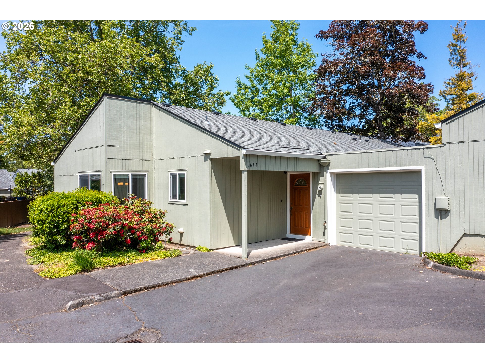 1648 NW ROLLING HILL DR