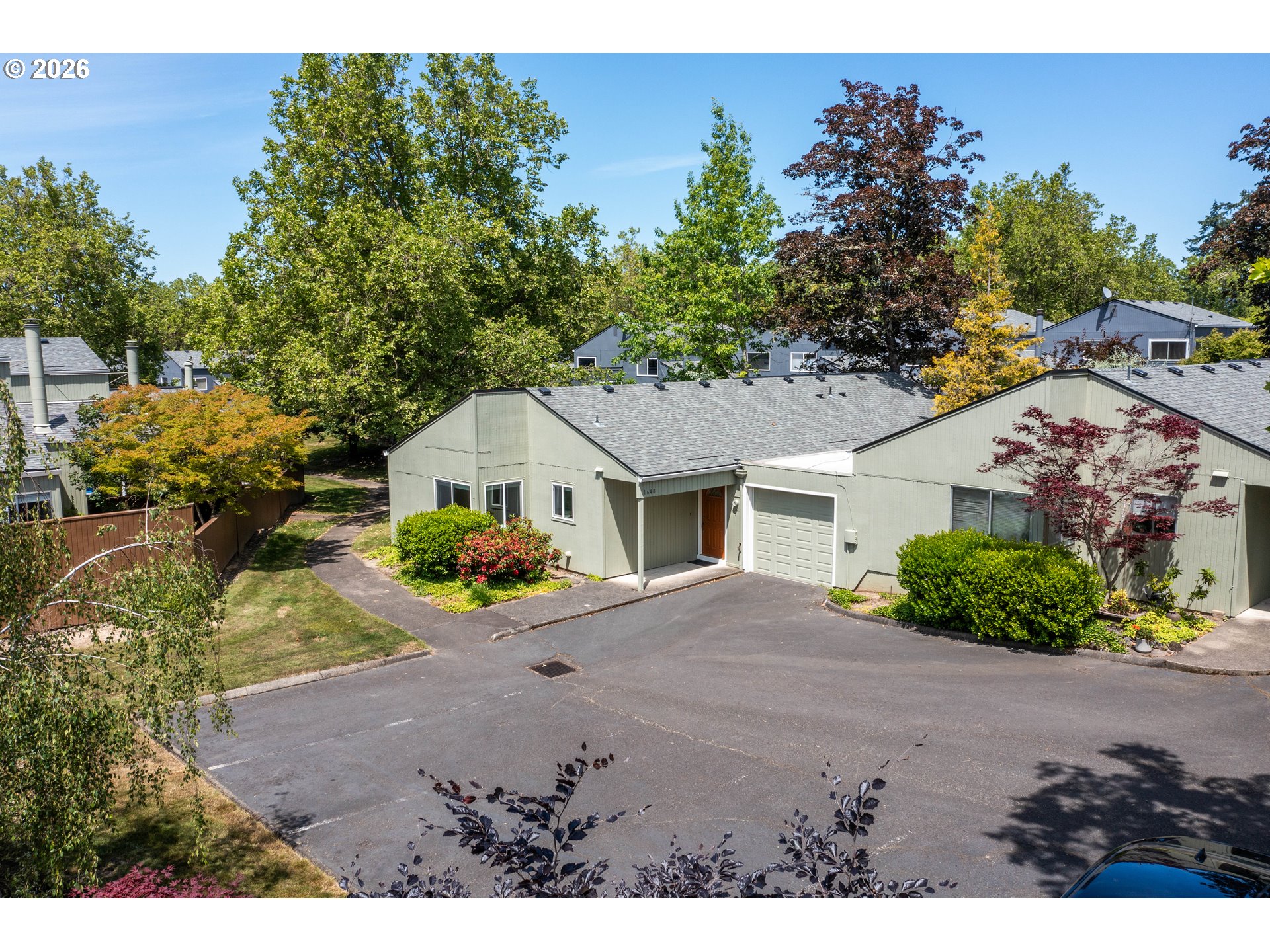 1648 NW ROLLING HILL DR