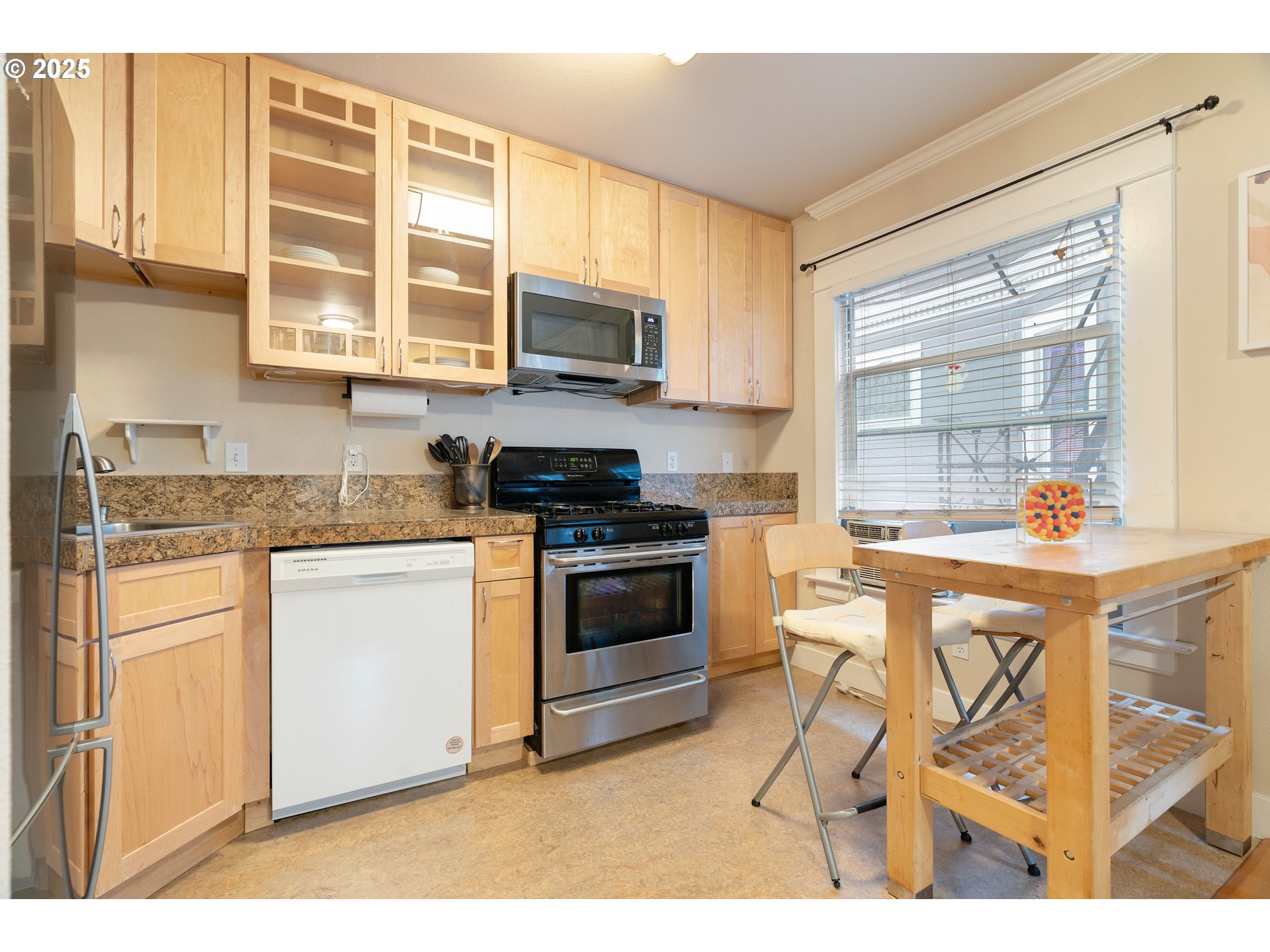 1104 SW COLUMBIA ST 203