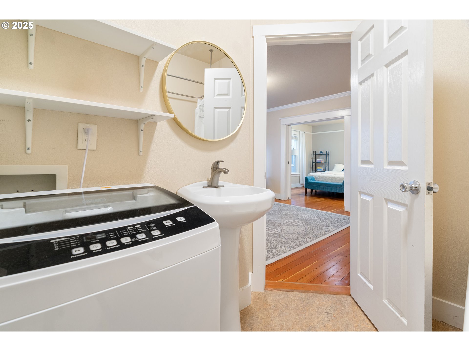 1104 SW COLUMBIA ST 203