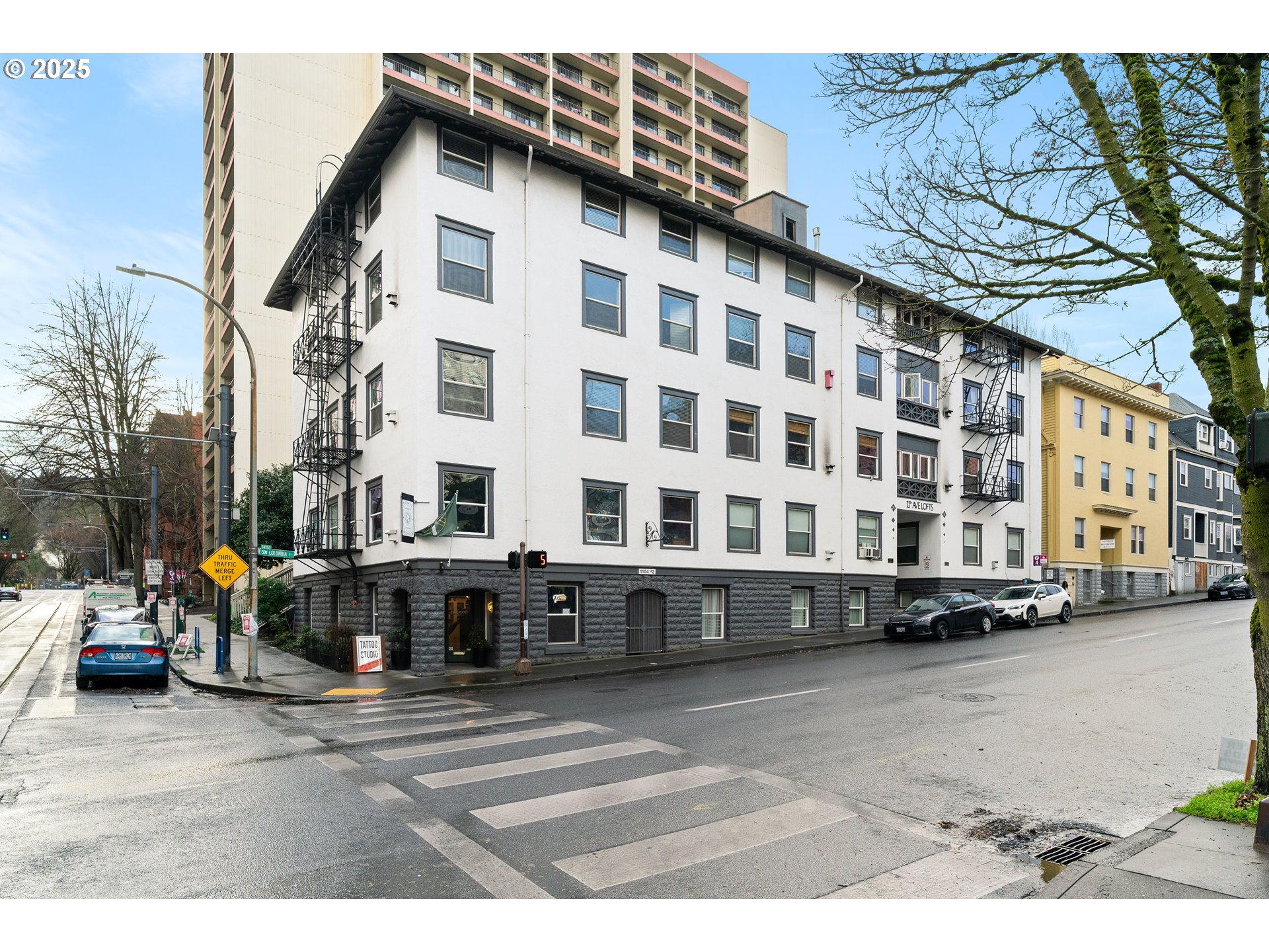 1104 SW COLUMBIA ST 203