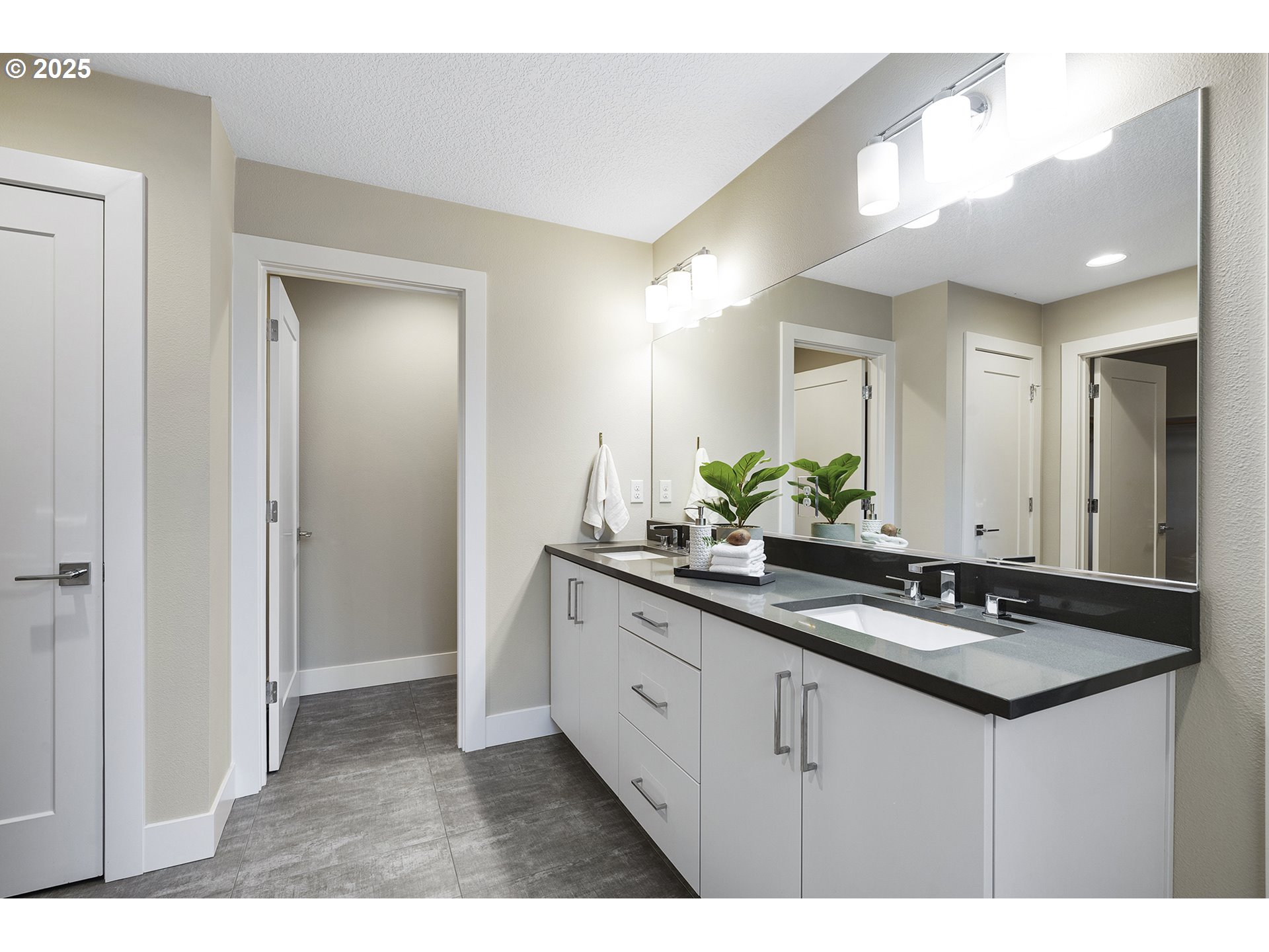 7556 SW STEINBACH TER