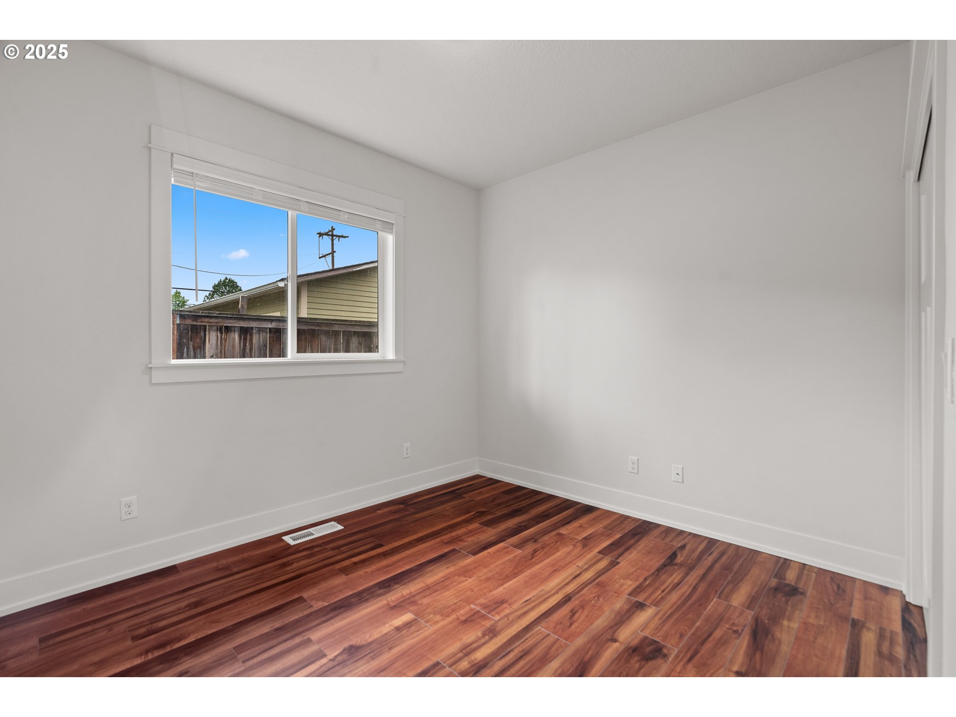 427 NW GARIBALDI ST