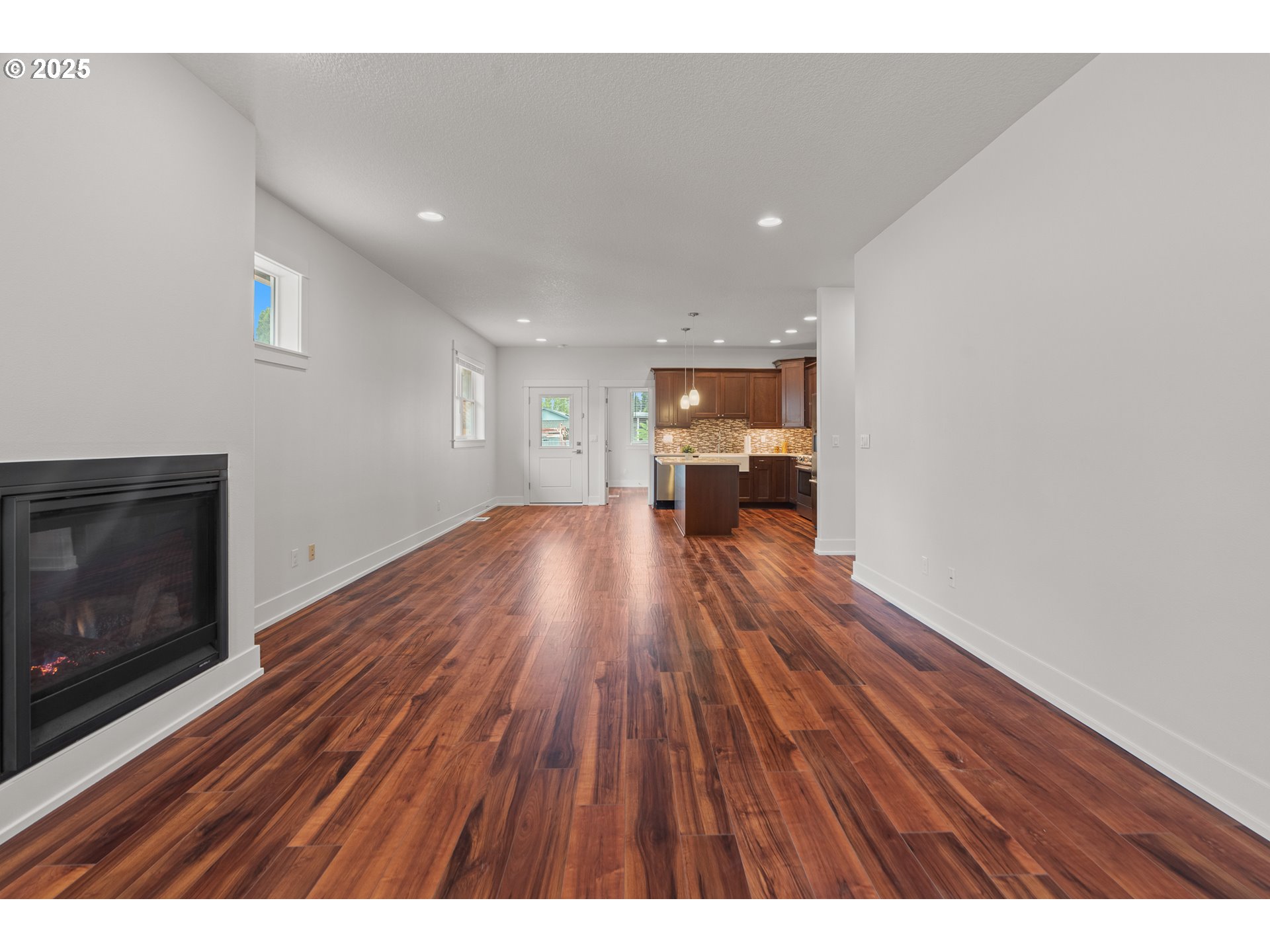 427 NW GARIBALDI ST
