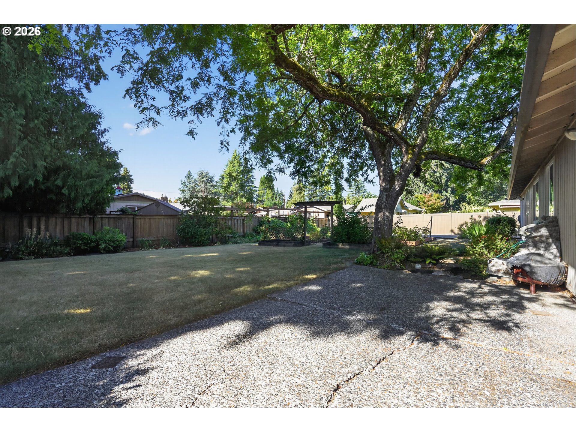 844 NE BALDWIN DR