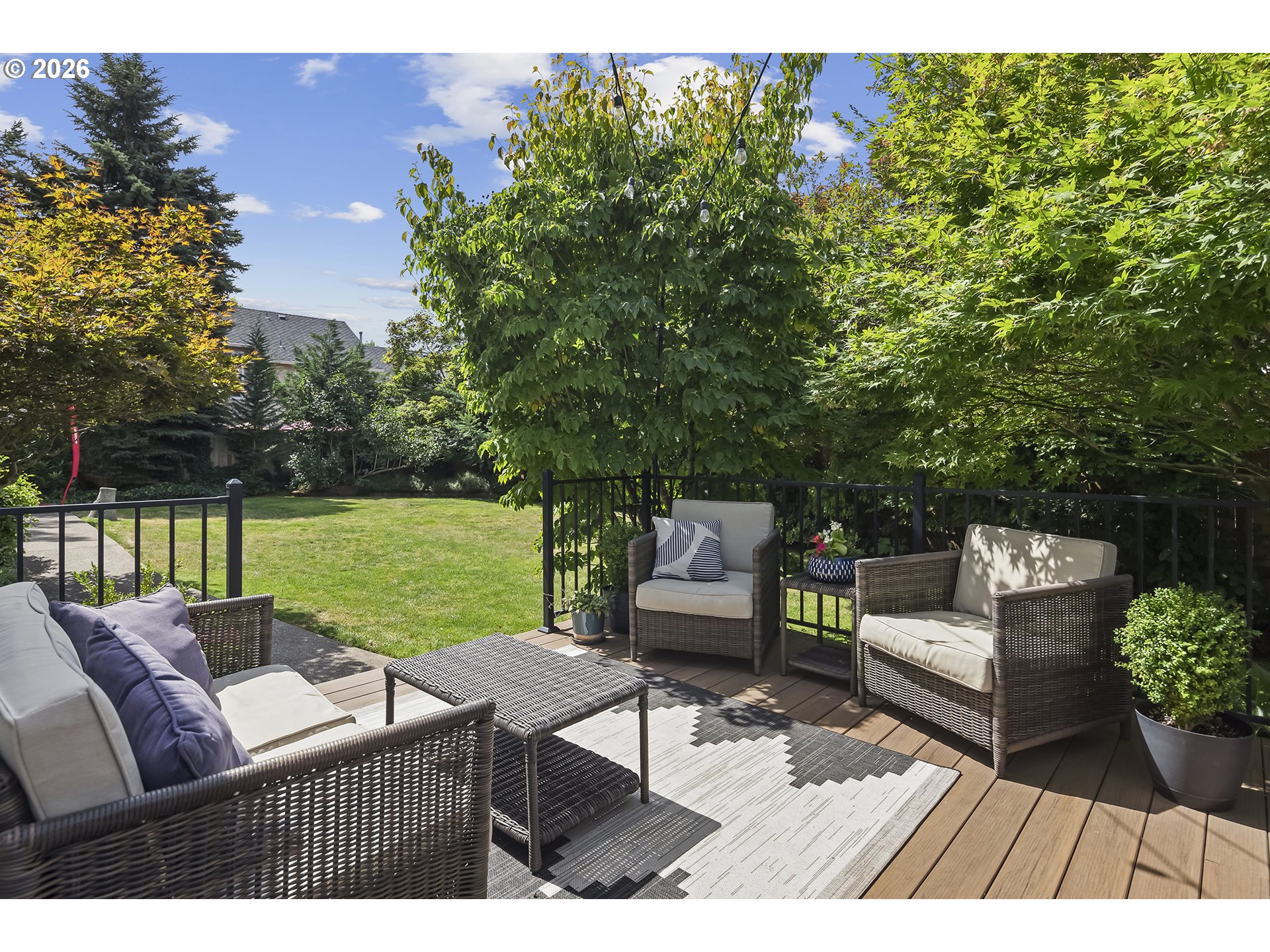 2104 CLUB HOUSE DR