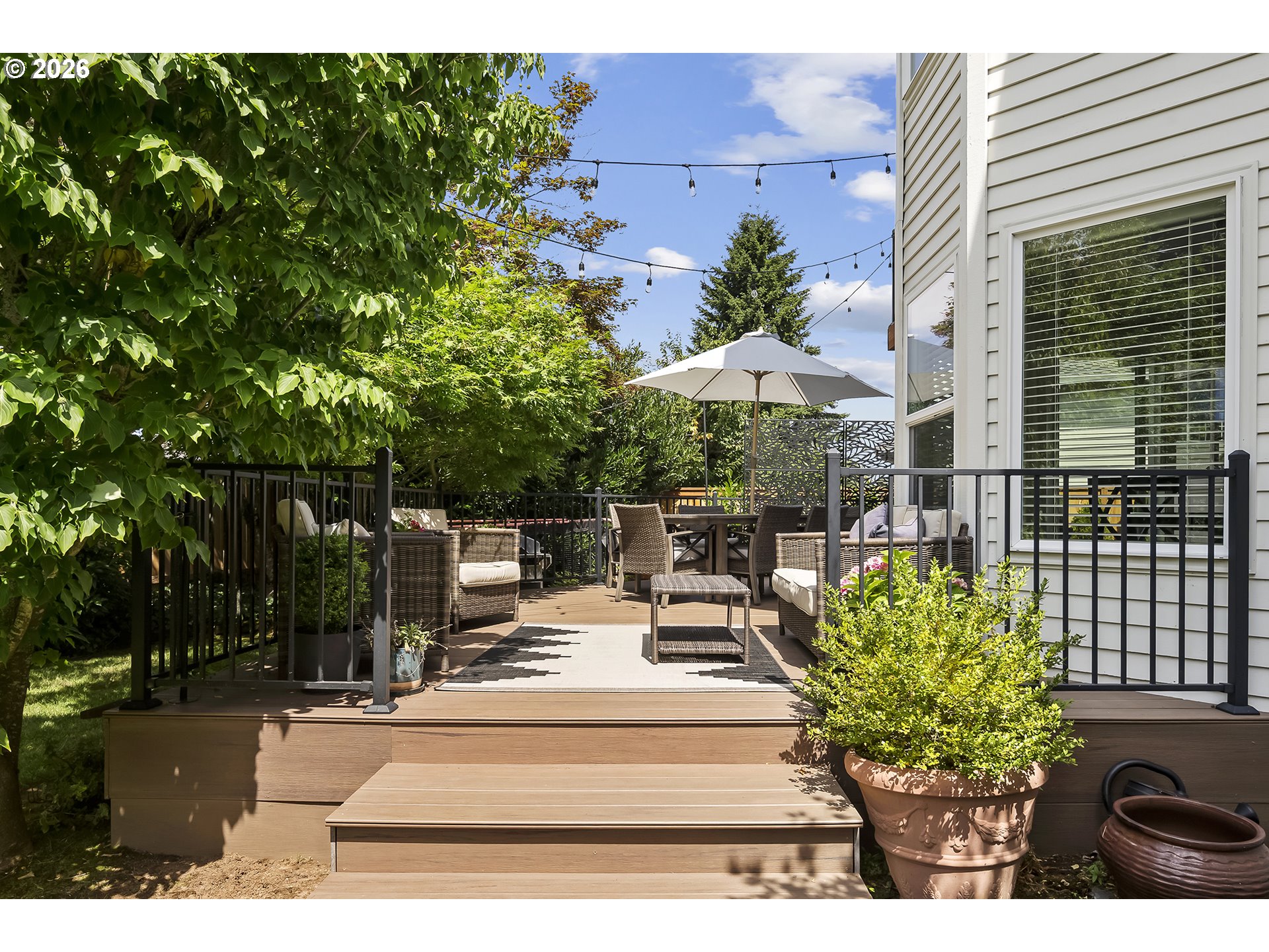 2104 CLUB HOUSE DR