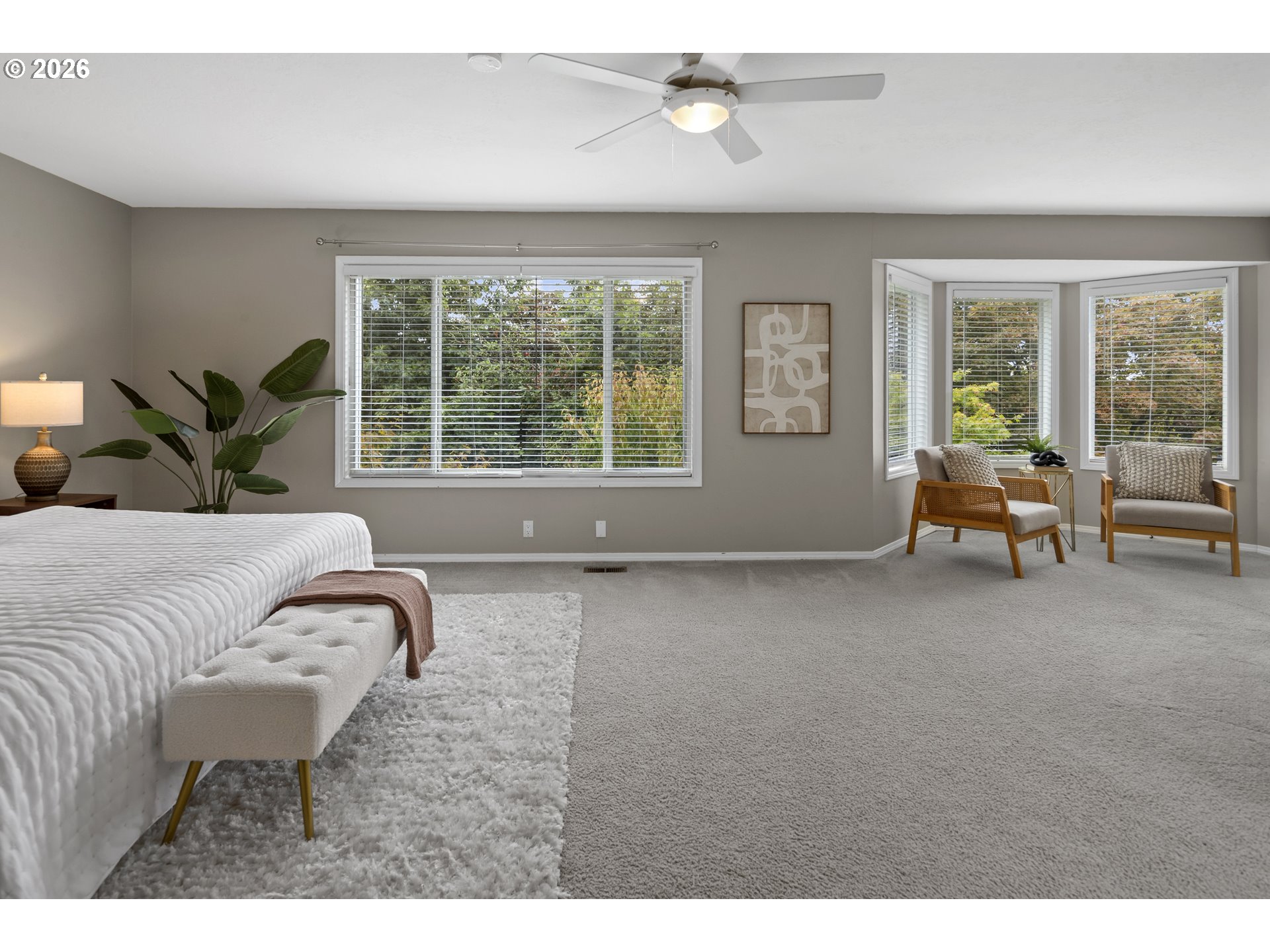 2104 CLUB HOUSE DR