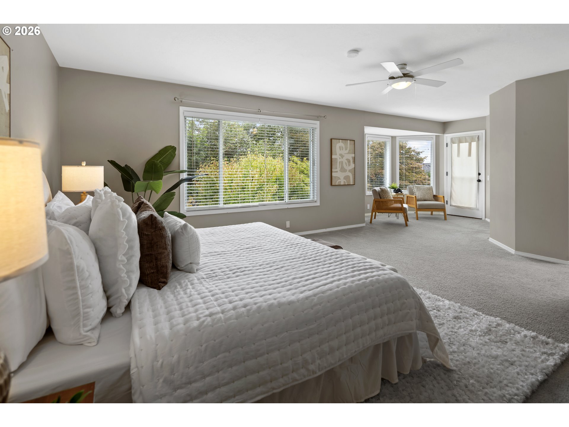 2104 CLUB HOUSE DR