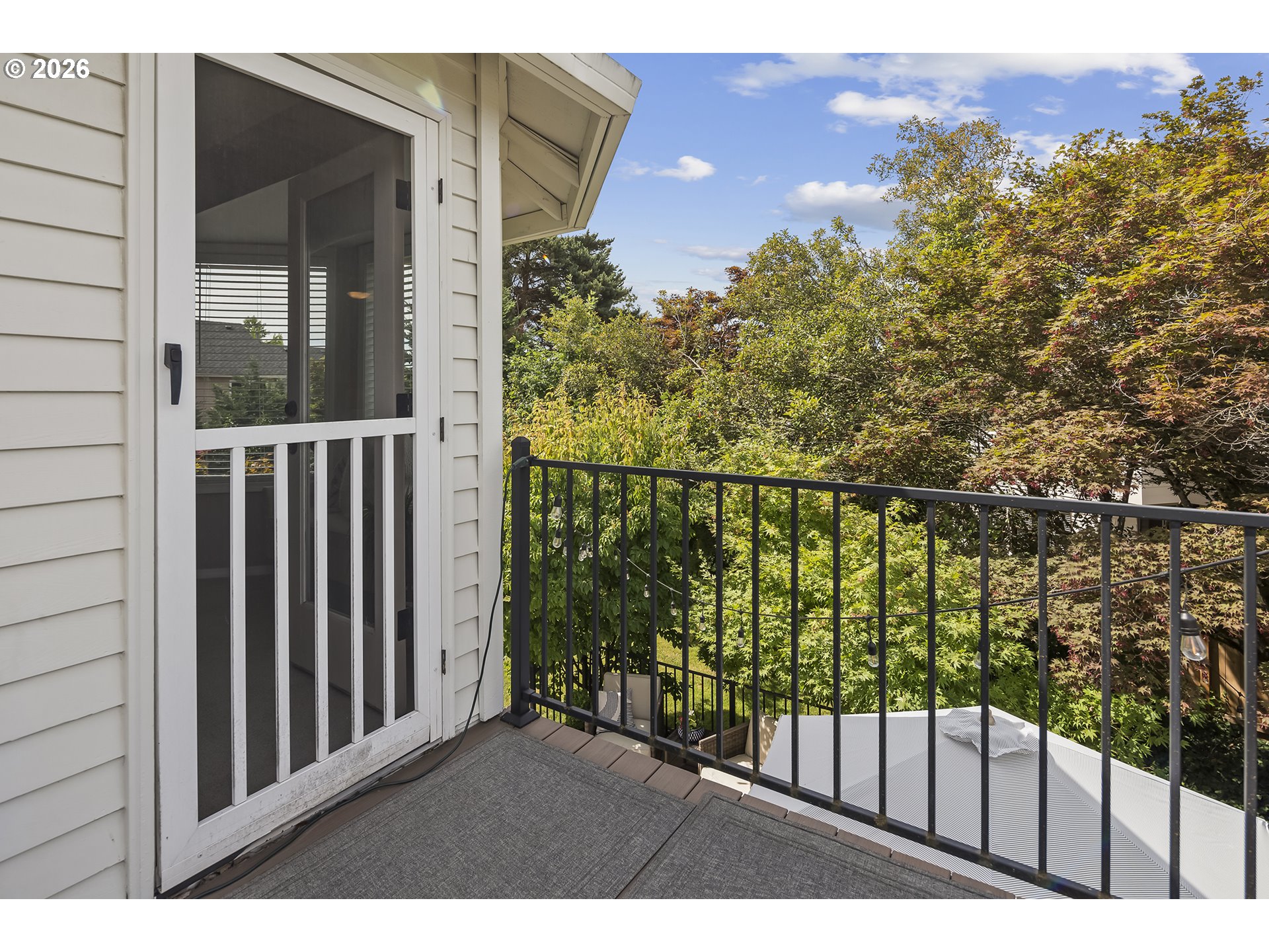 2104 CLUB HOUSE DR