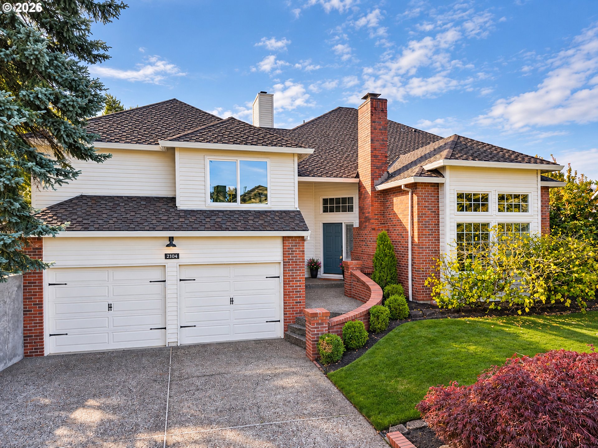 2104 CLUB HOUSE DR