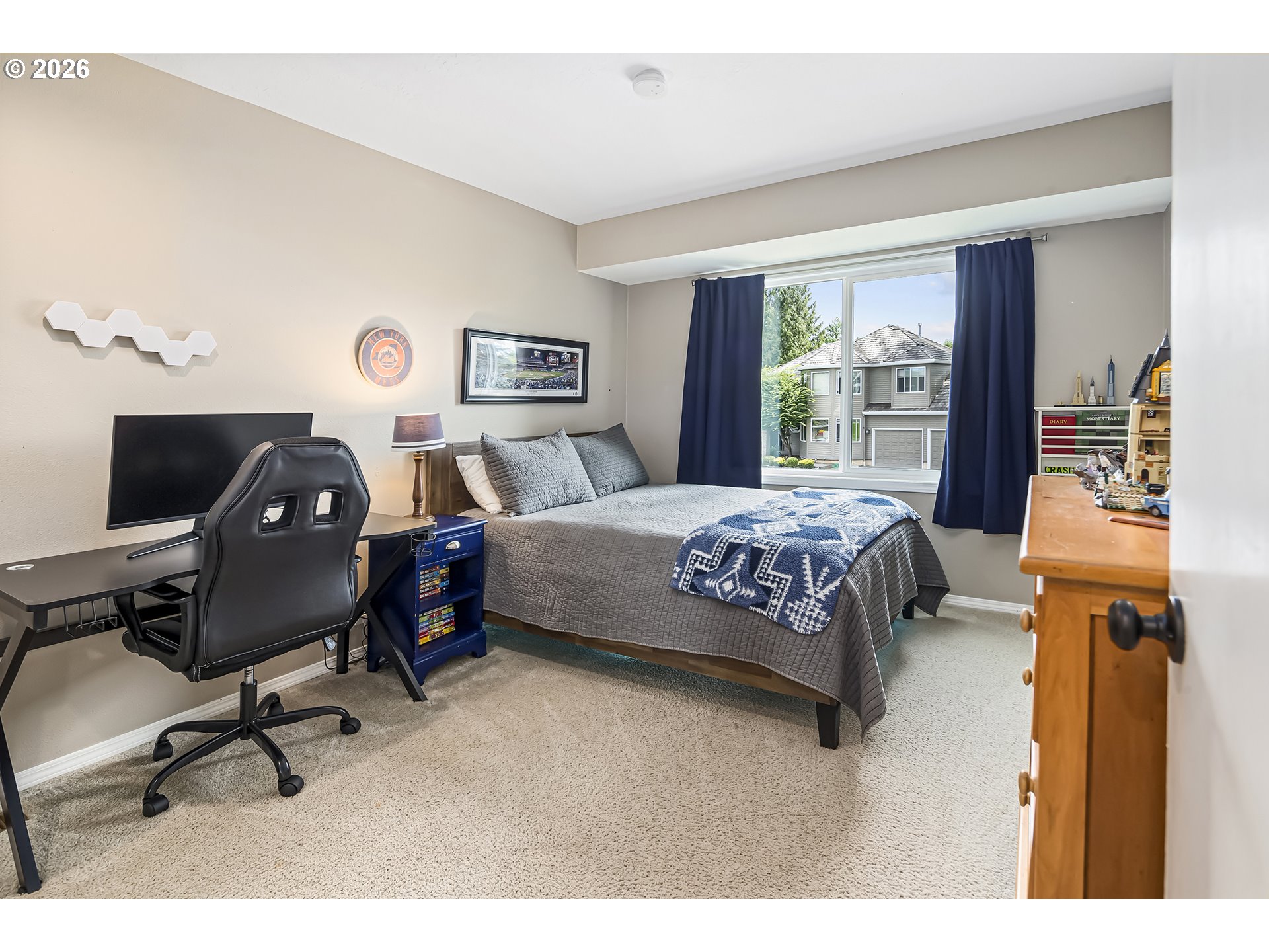 2104 CLUB HOUSE DR