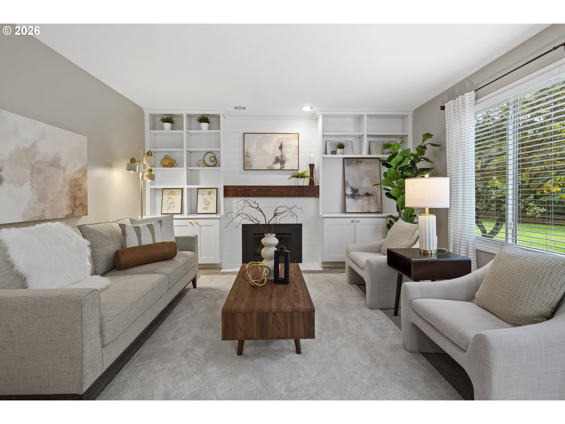 2104 CLUB HOUSE DR