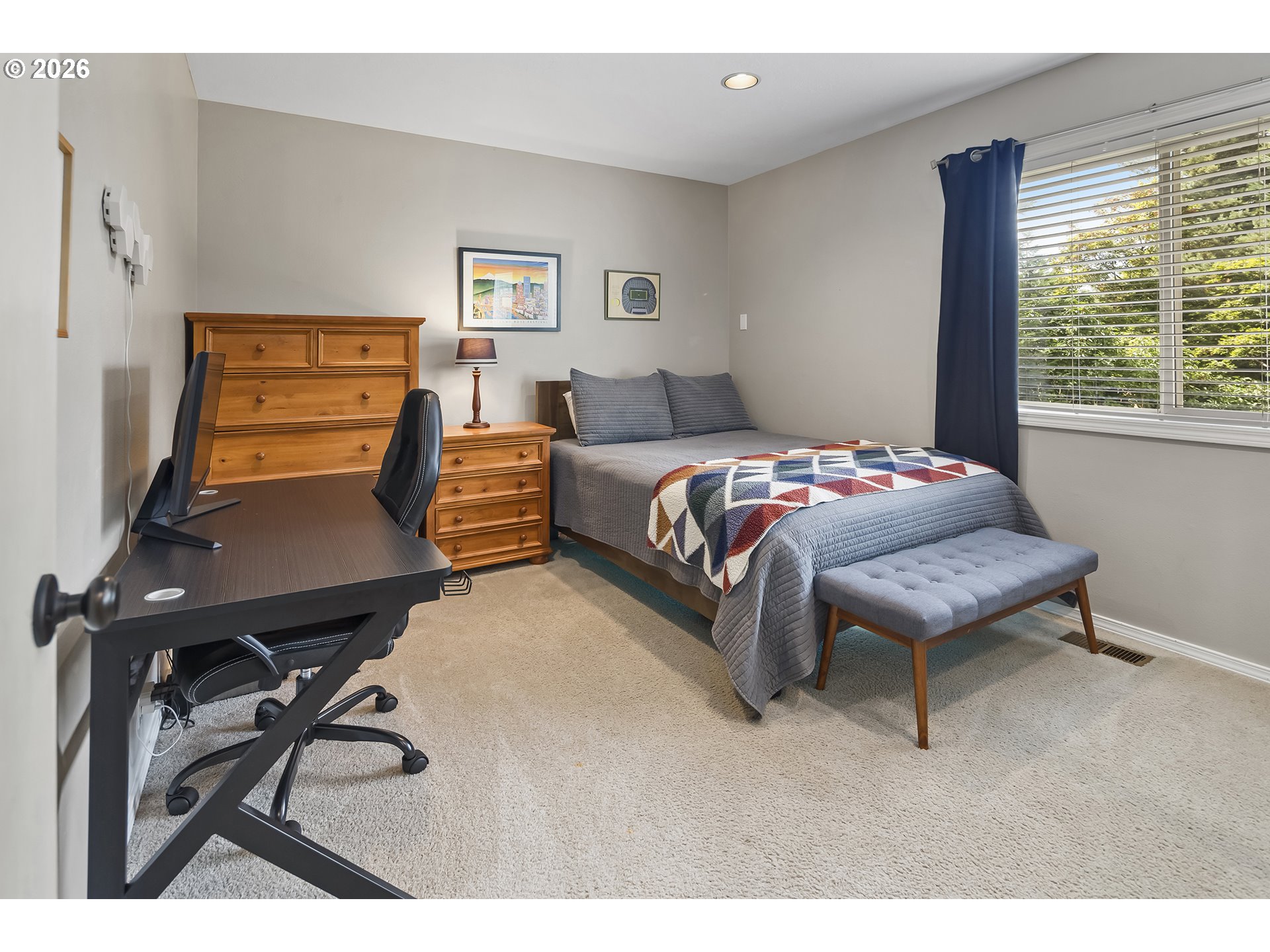 2104 CLUB HOUSE DR
