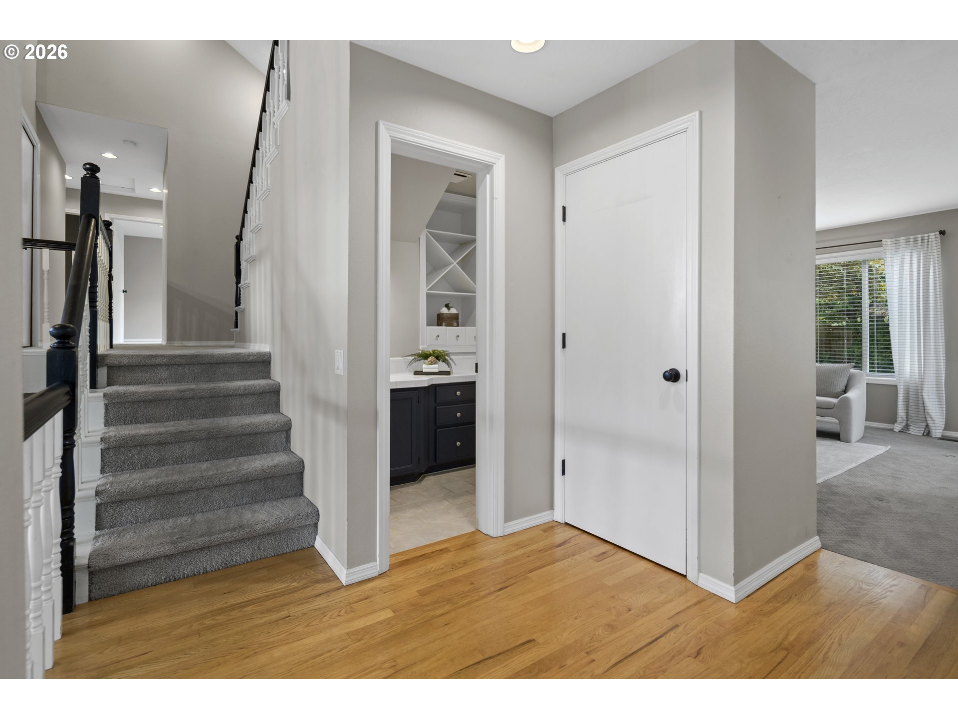 2104 CLUB HOUSE DR