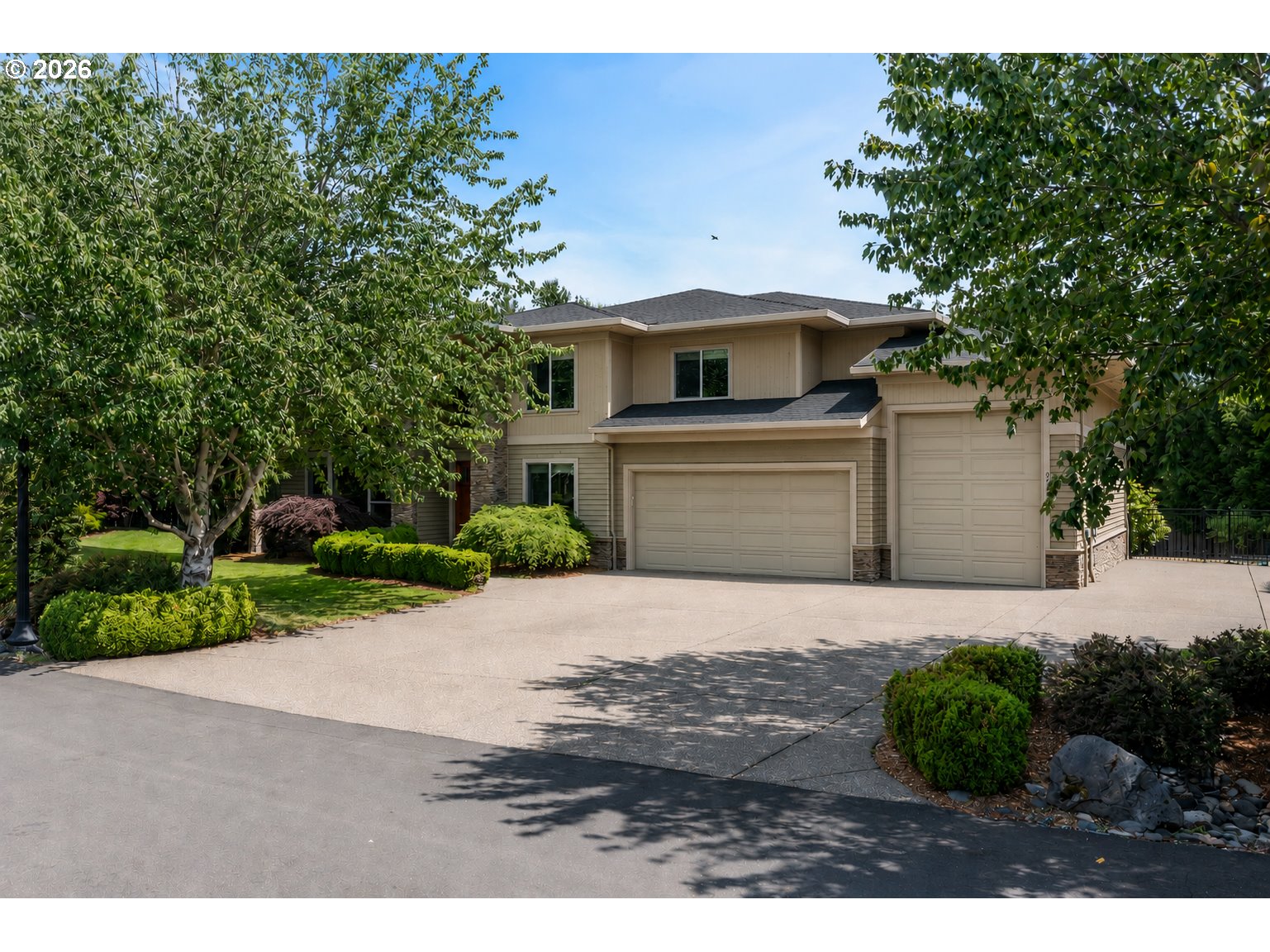 908 NE 224TH CIR