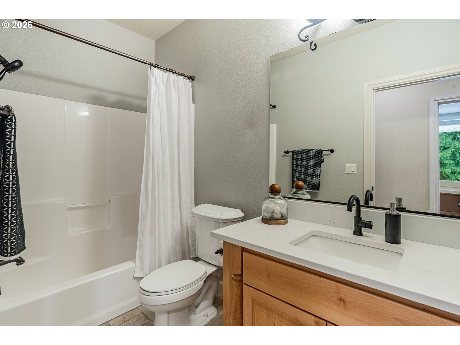 908 NE 224TH CIR