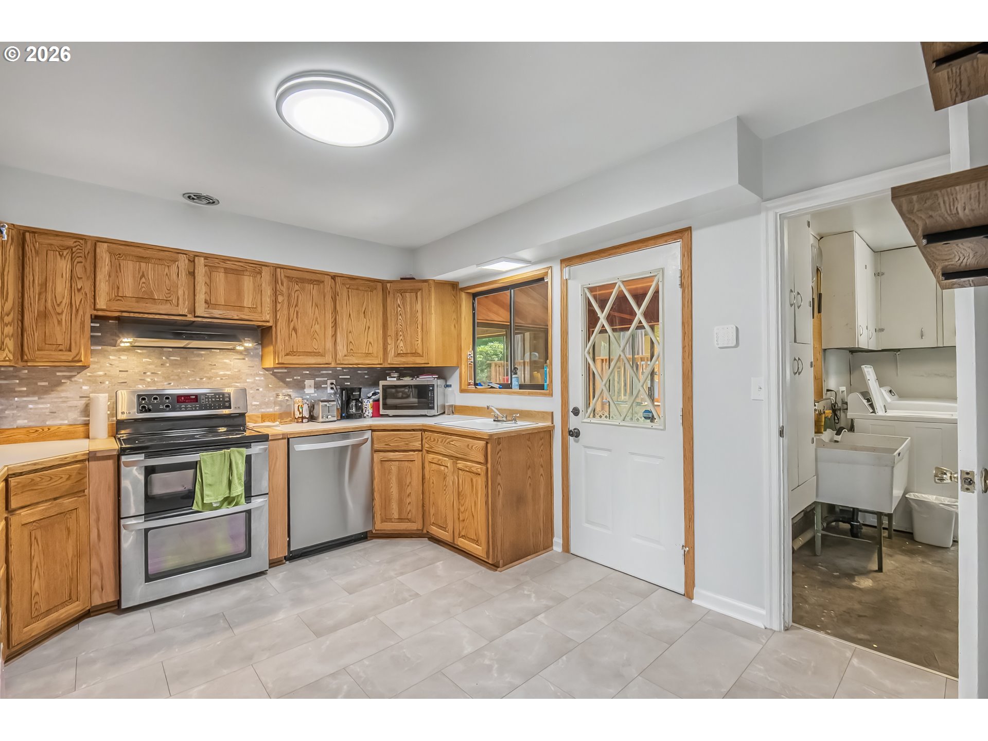 1302 ROSEARDEN DR