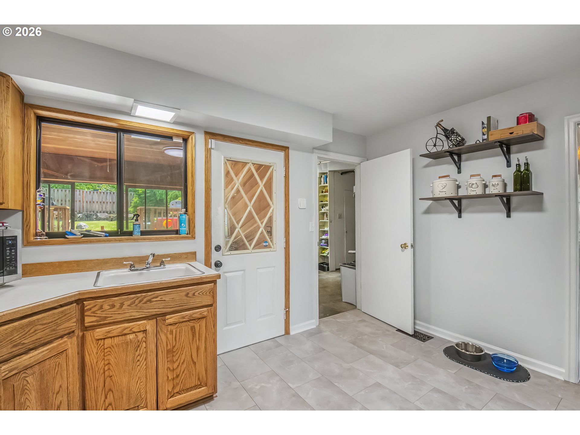 1302 ROSEARDEN DR