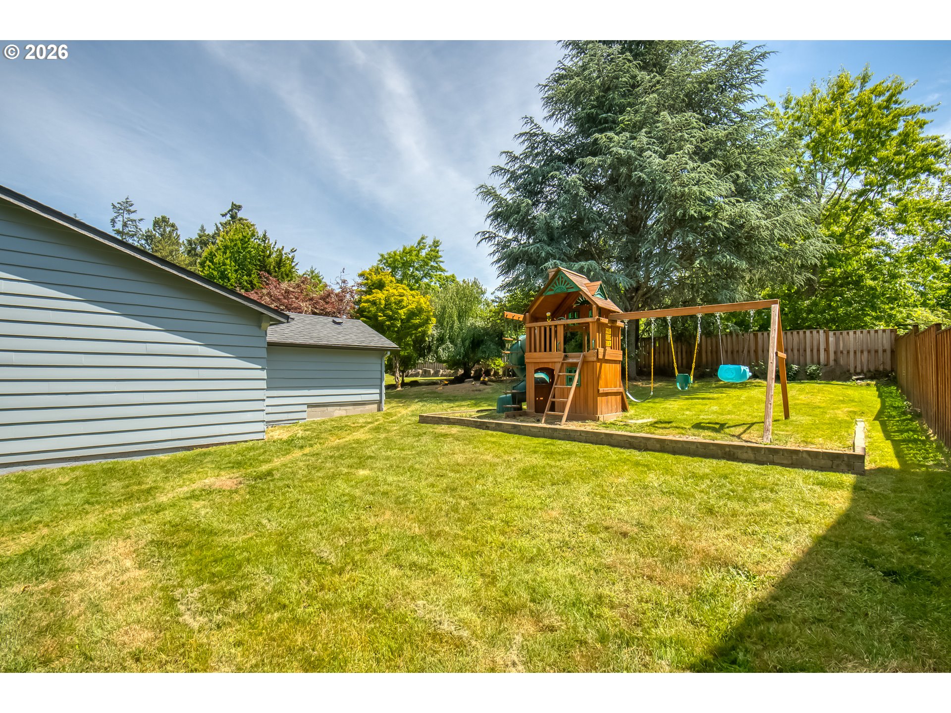 1302 ROSEARDEN DR