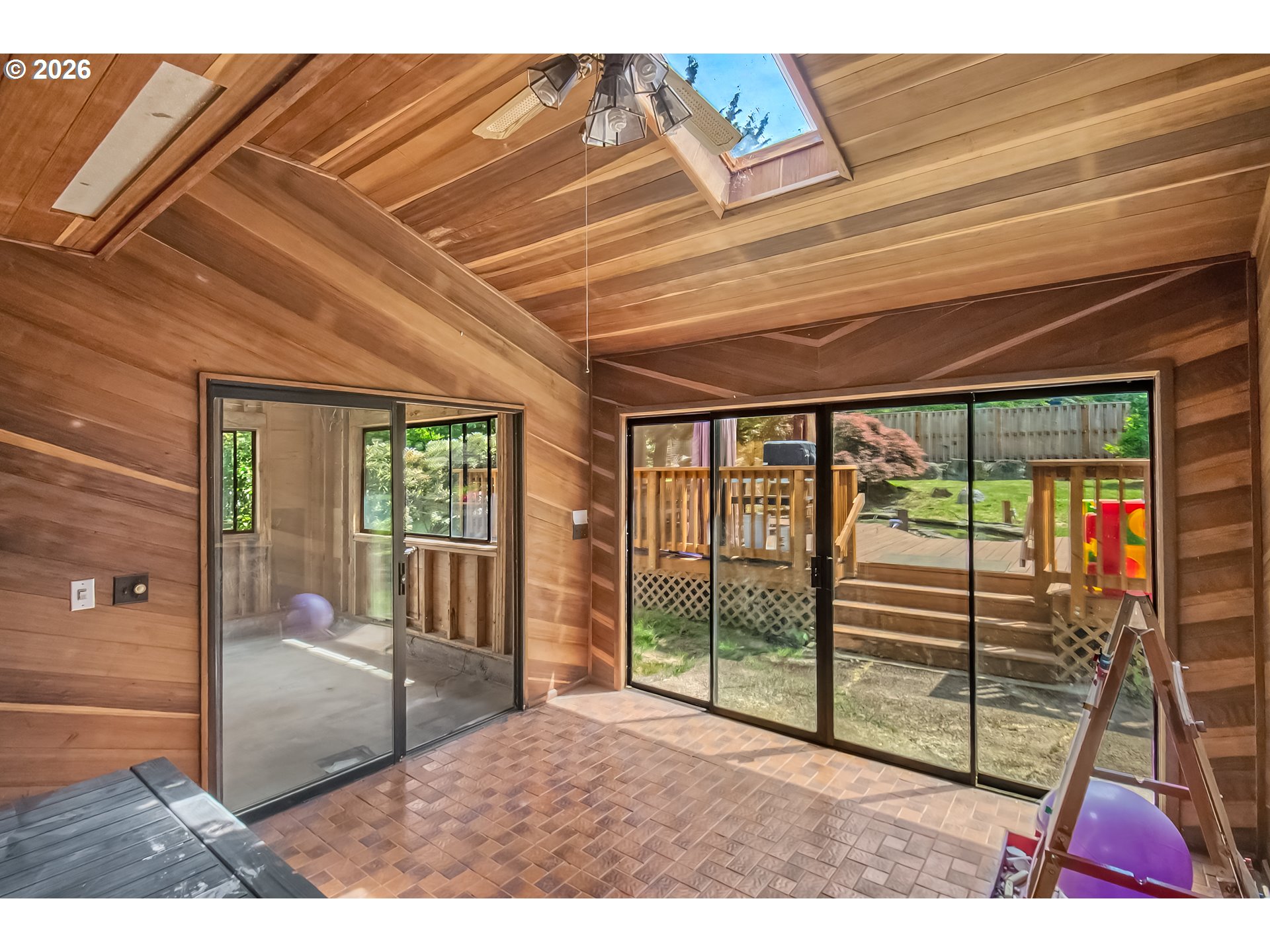 1302 ROSEARDEN DR