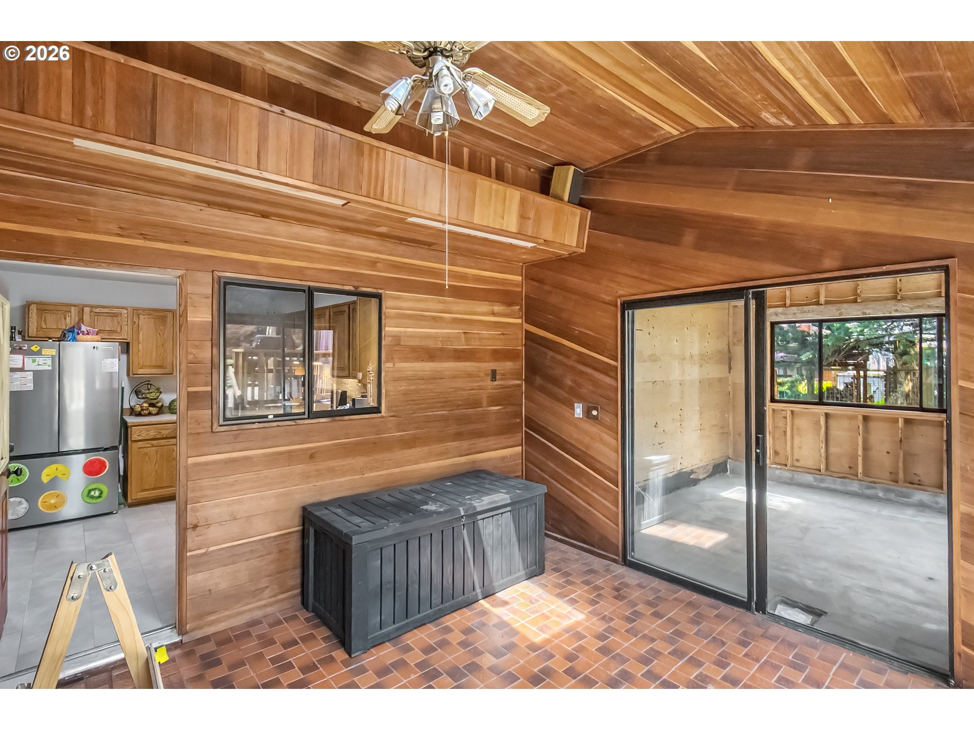 1302 ROSEARDEN DR