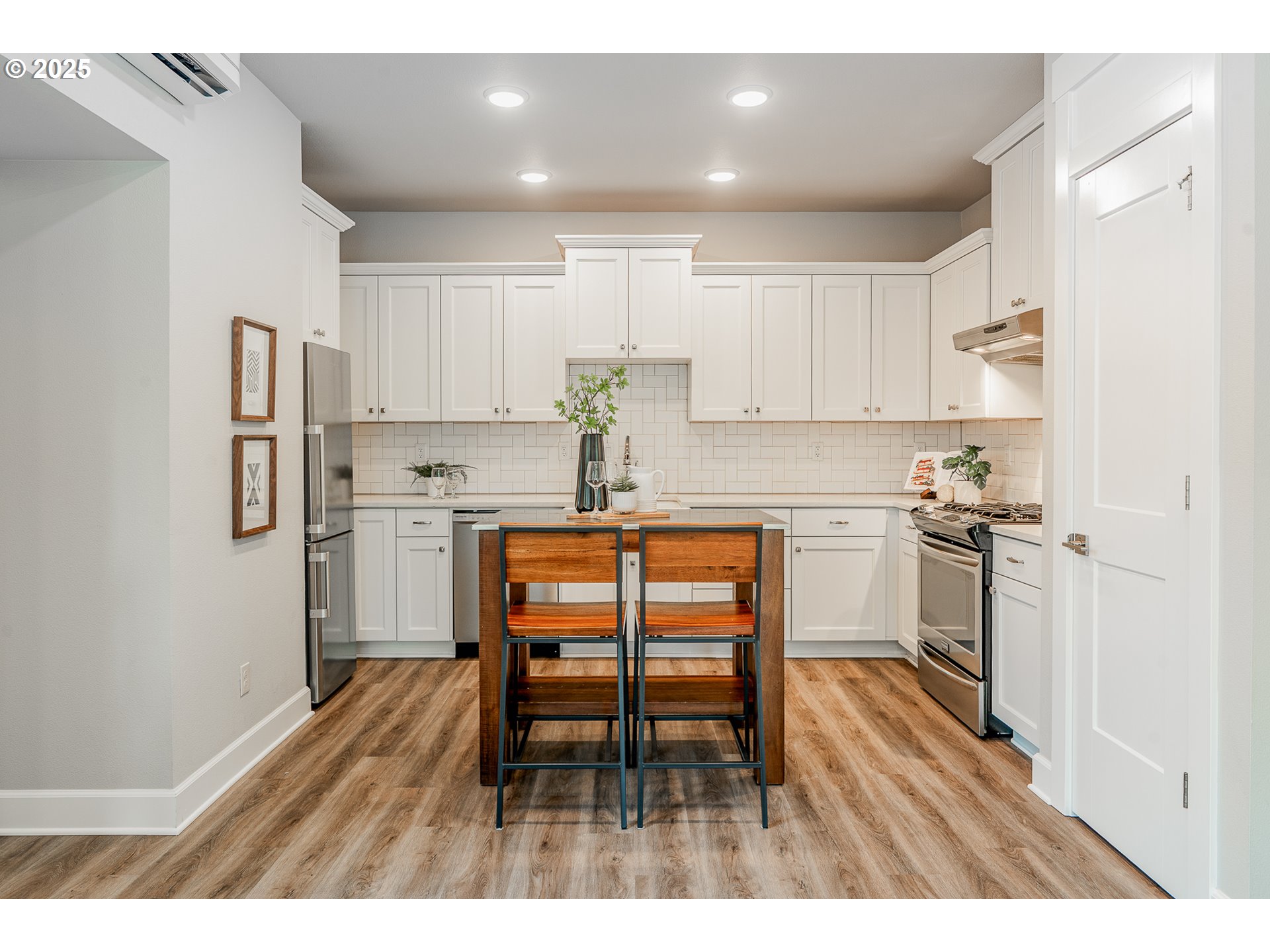 1805 SE Madison ST 303