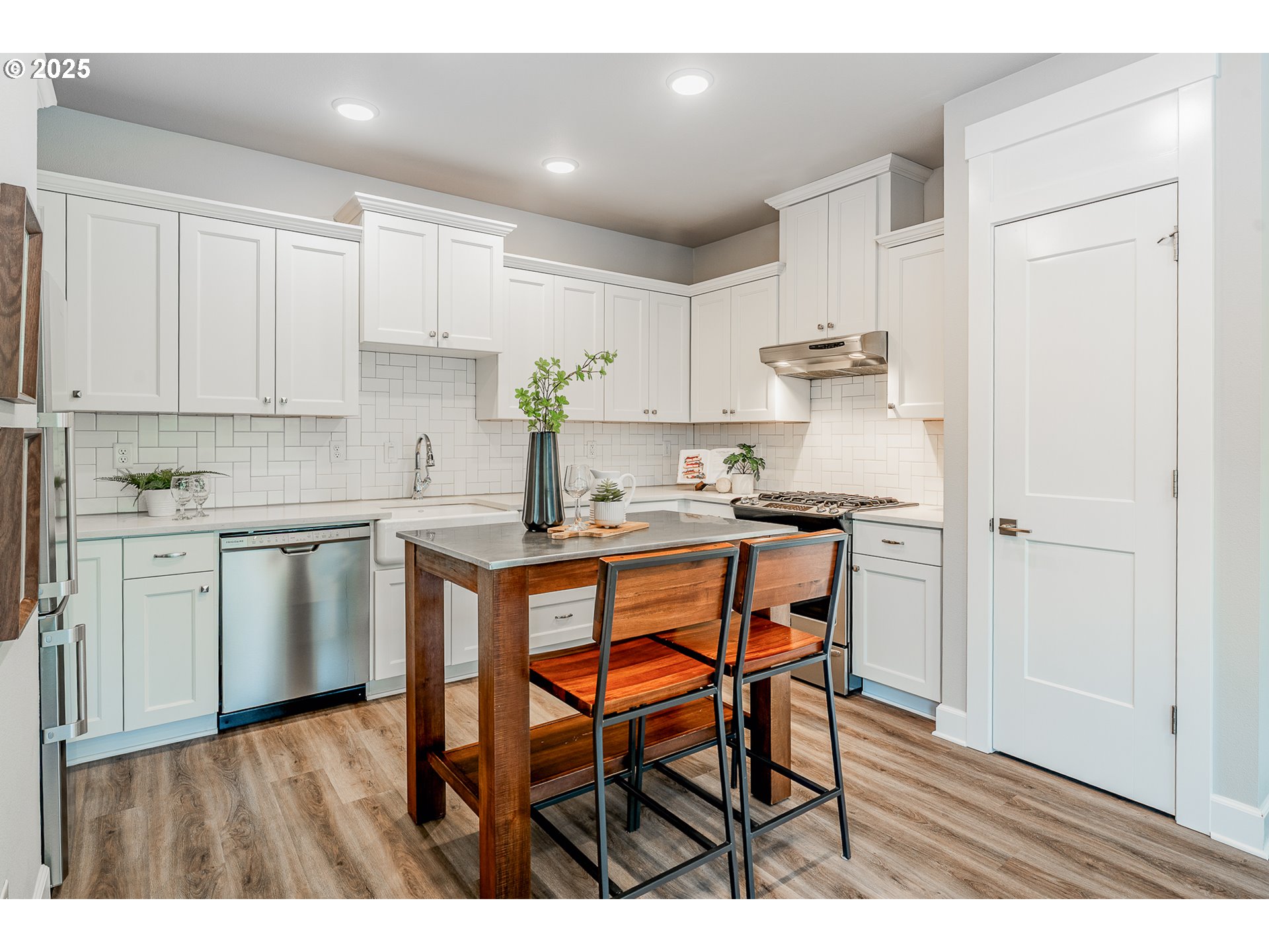 1805 SE Madison ST 303