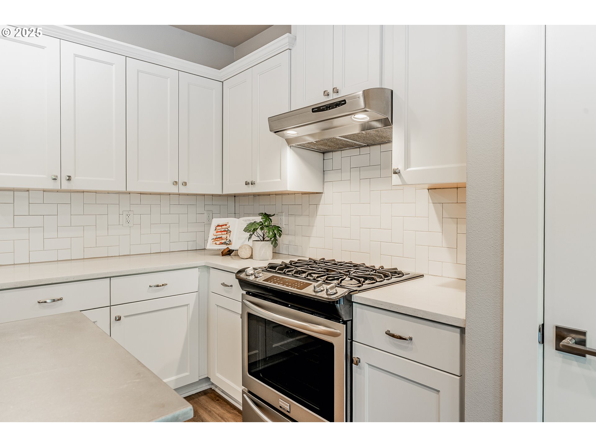 1805 SE Madison ST 303