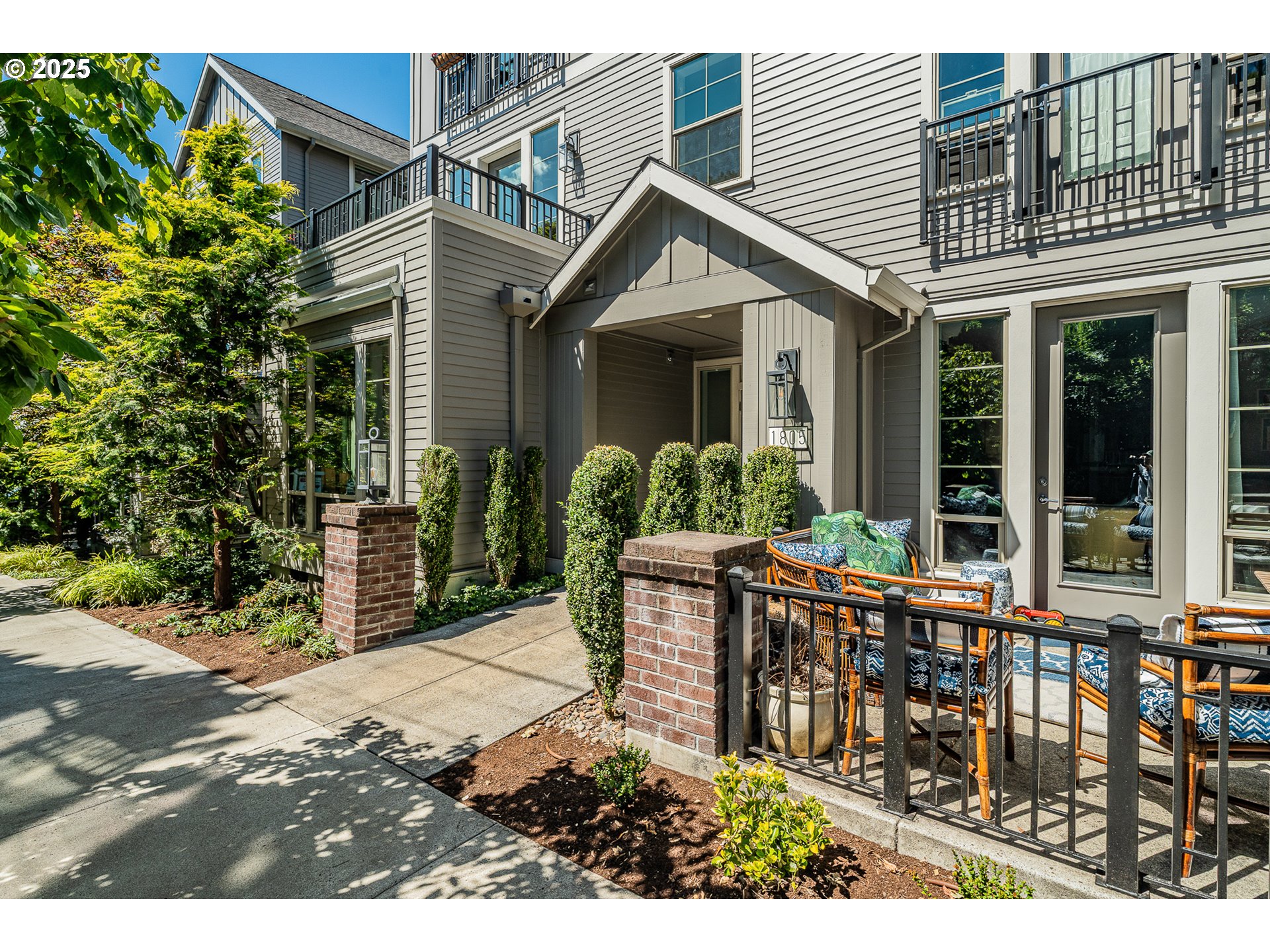 1805 SE Madison ST 303