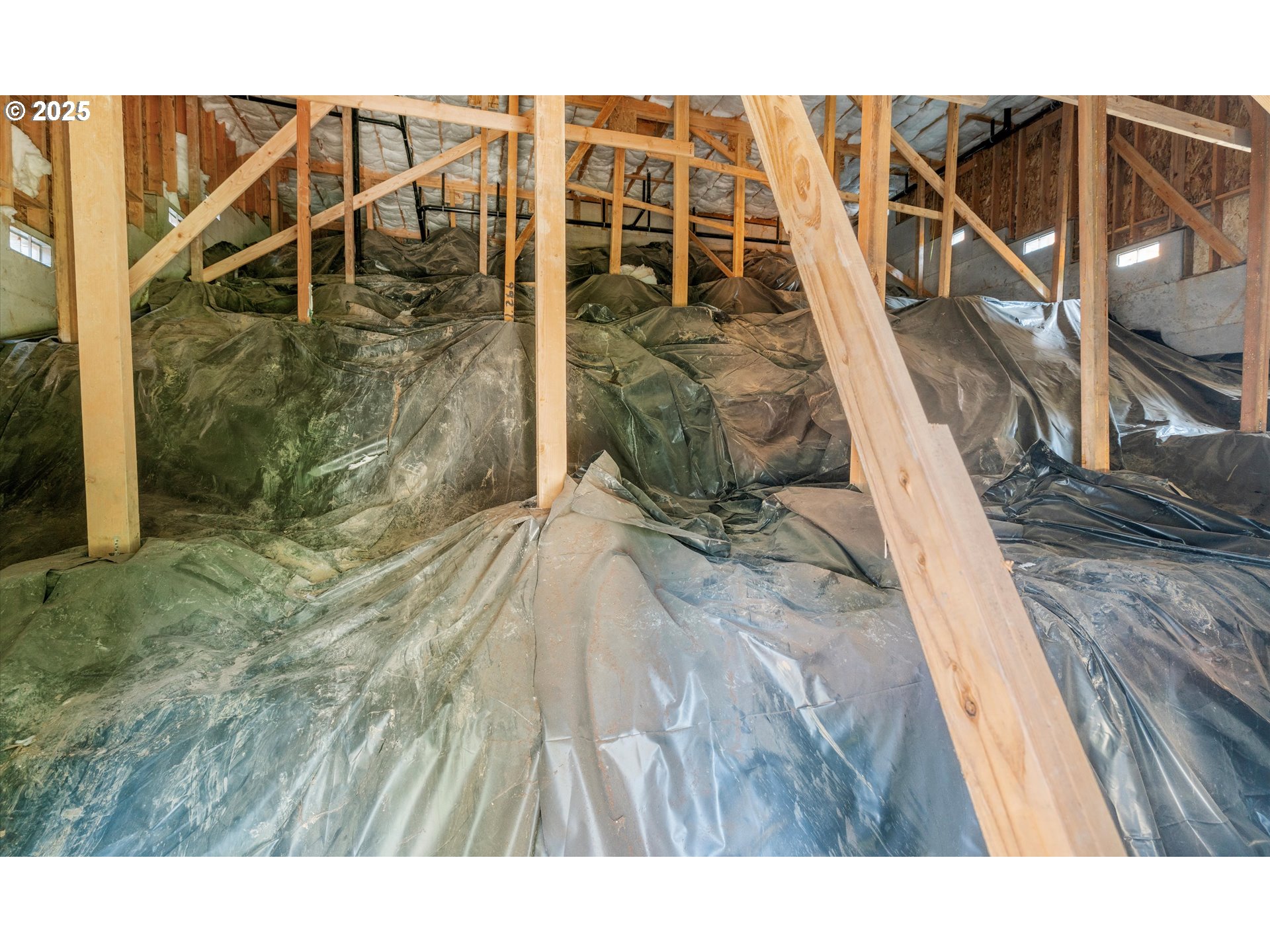 1987 NE CURRIN CREEK DR