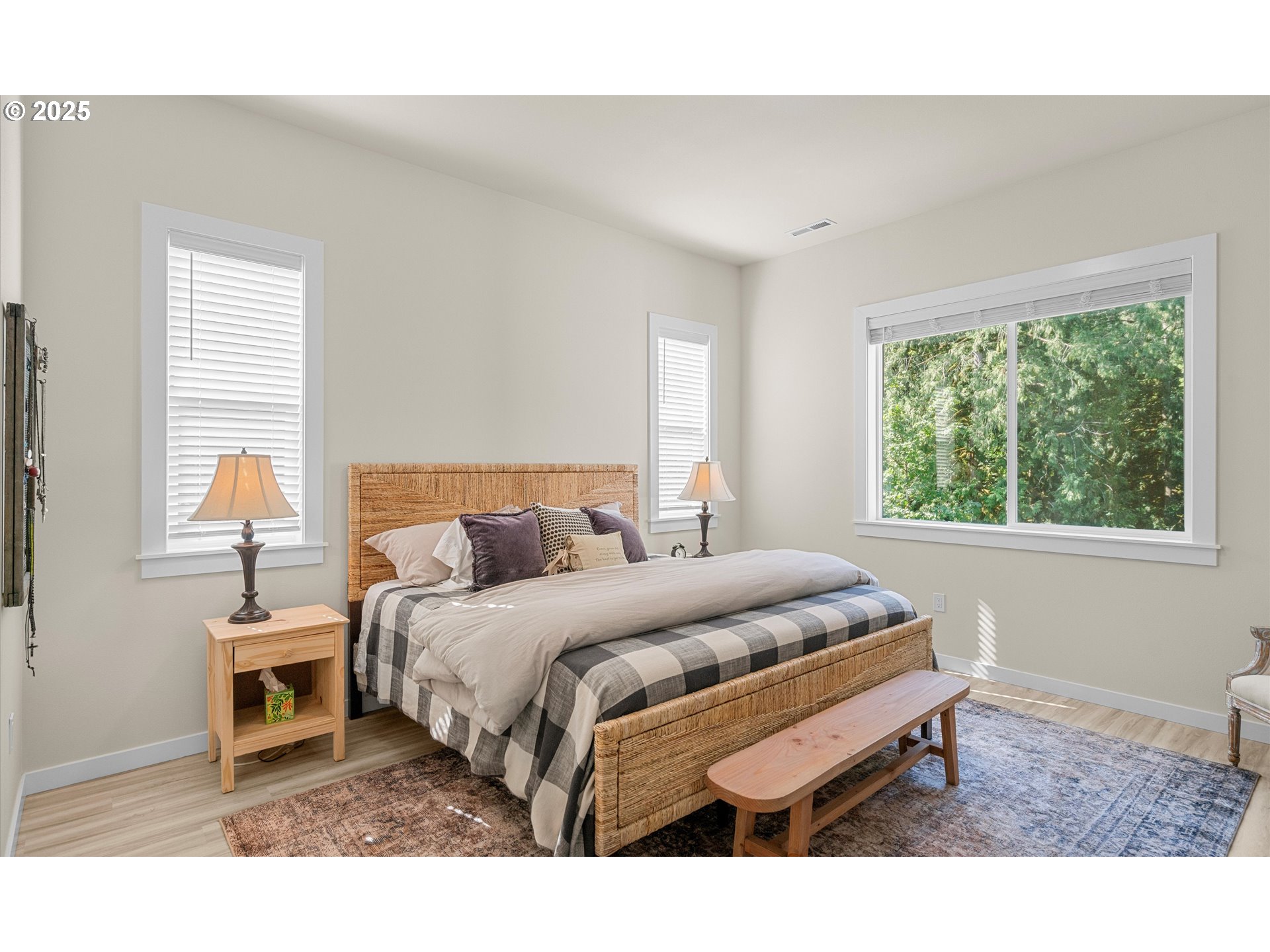 1987 NE CURRIN CREEK DR