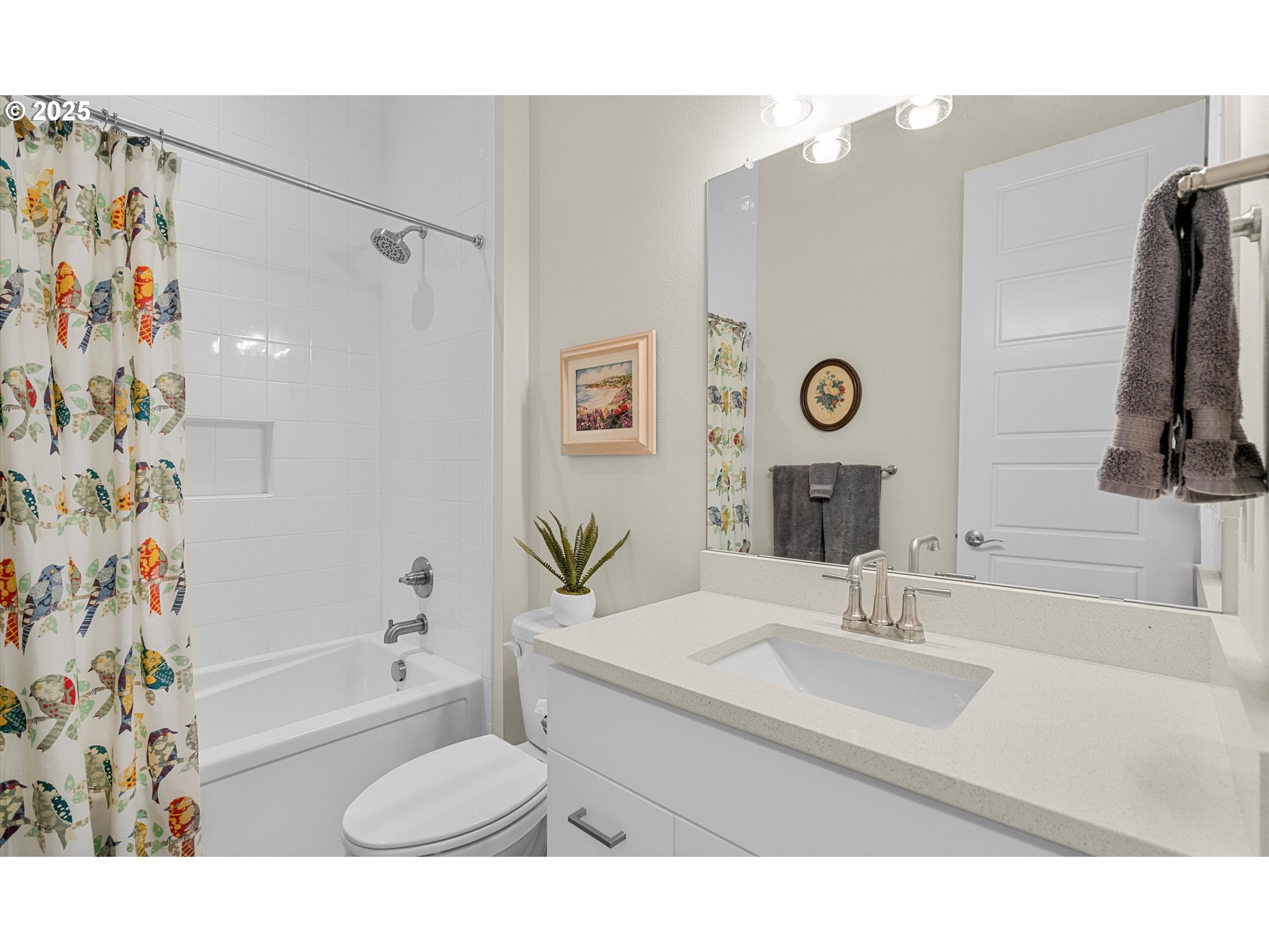 1987 NE CURRIN CREEK DR