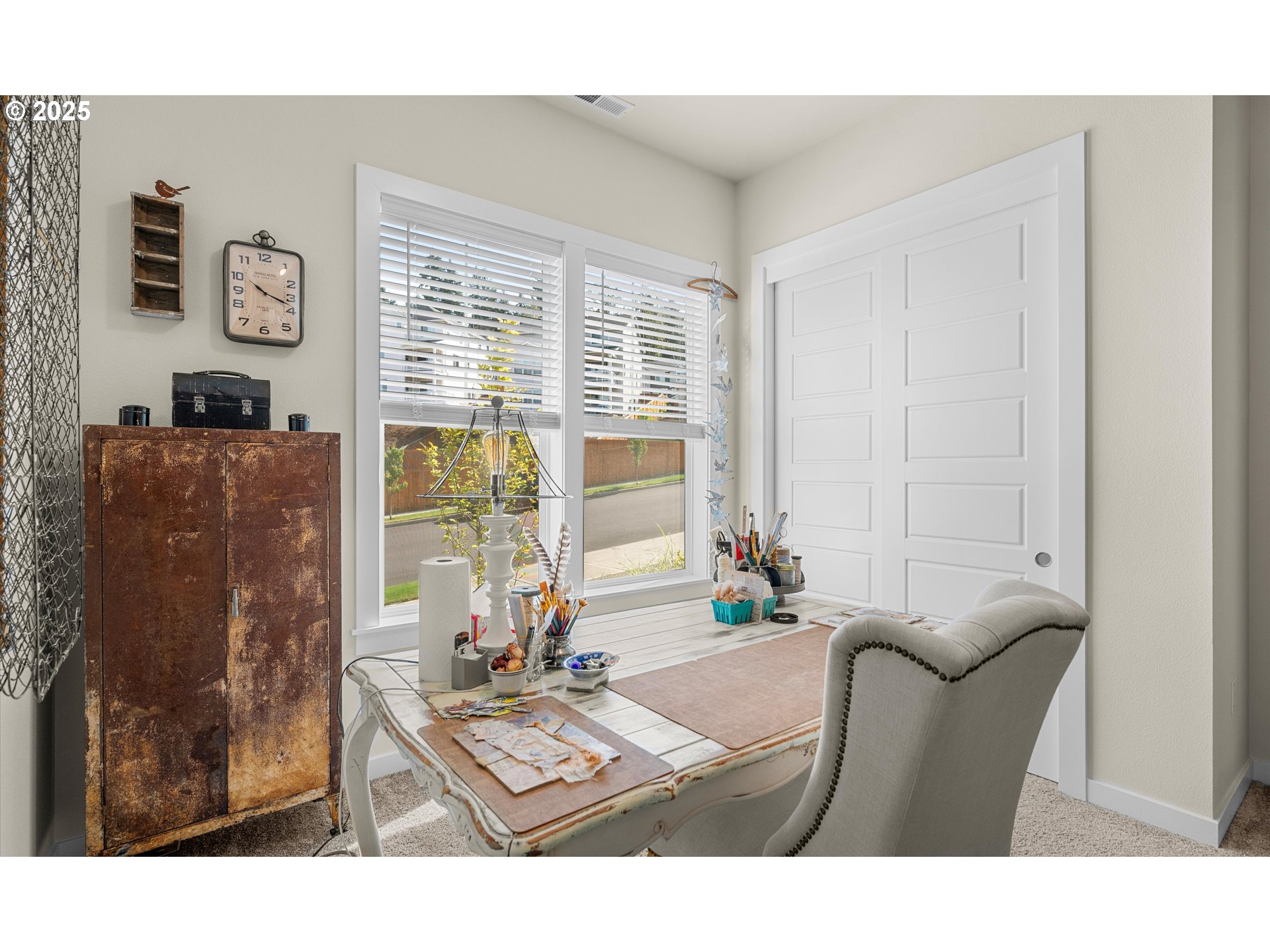 1987 NE CURRIN CREEK DR