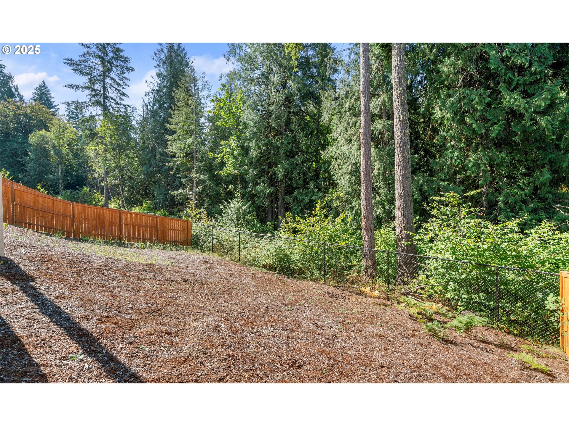 1987 NE CURRIN CREEK DR